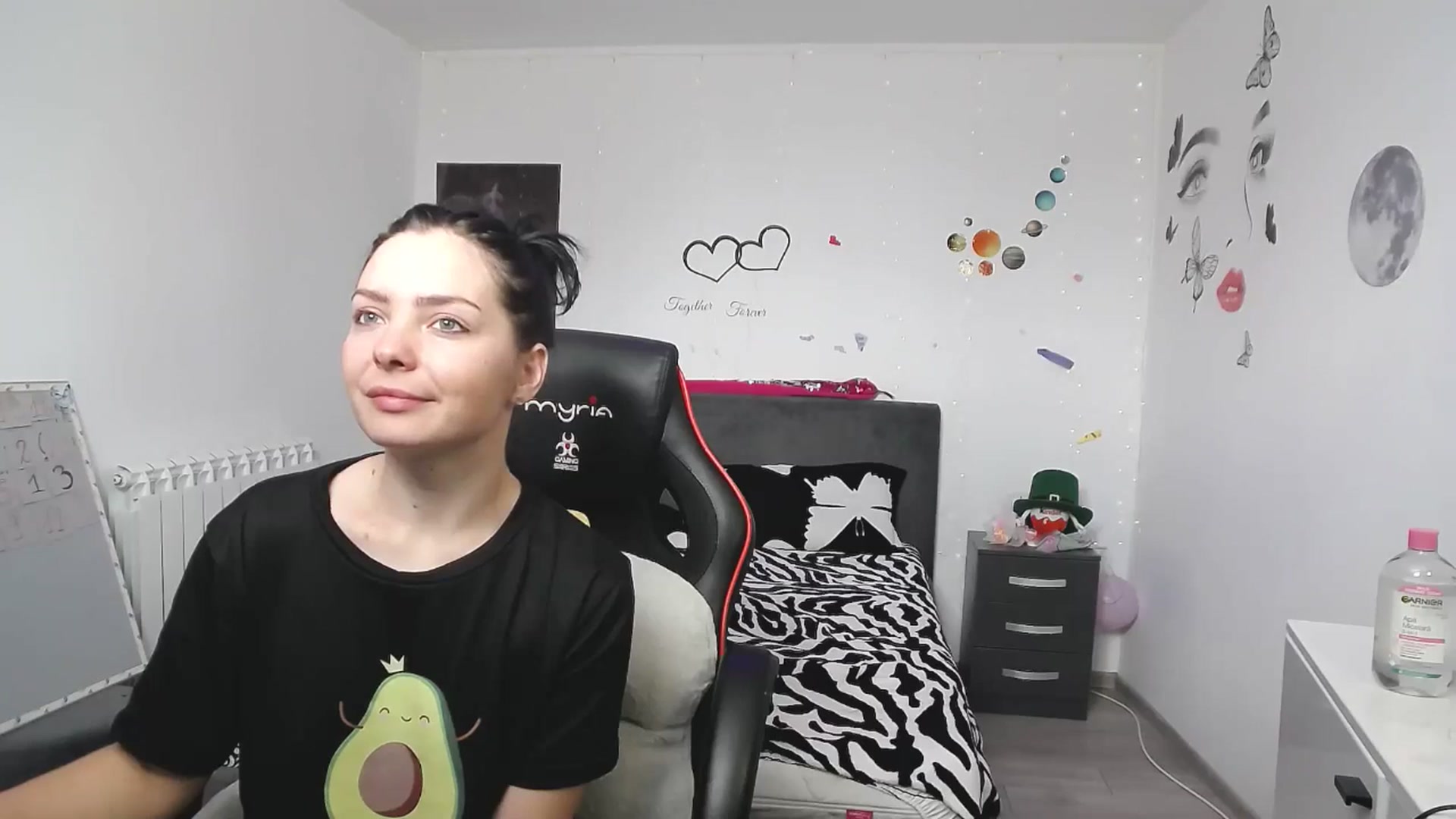 Gallery image thumbnail from YreneA's myfreecams stream on, 04/26/2025, 08:15 image 17 of 20