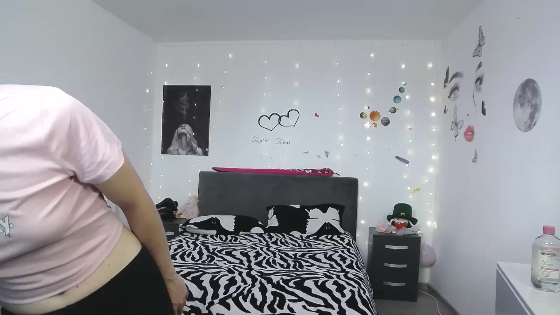 Gallery image thumbnail from YreneA's myfreecams stream on, 04/26/2025, 12:37 image 16 of 20
