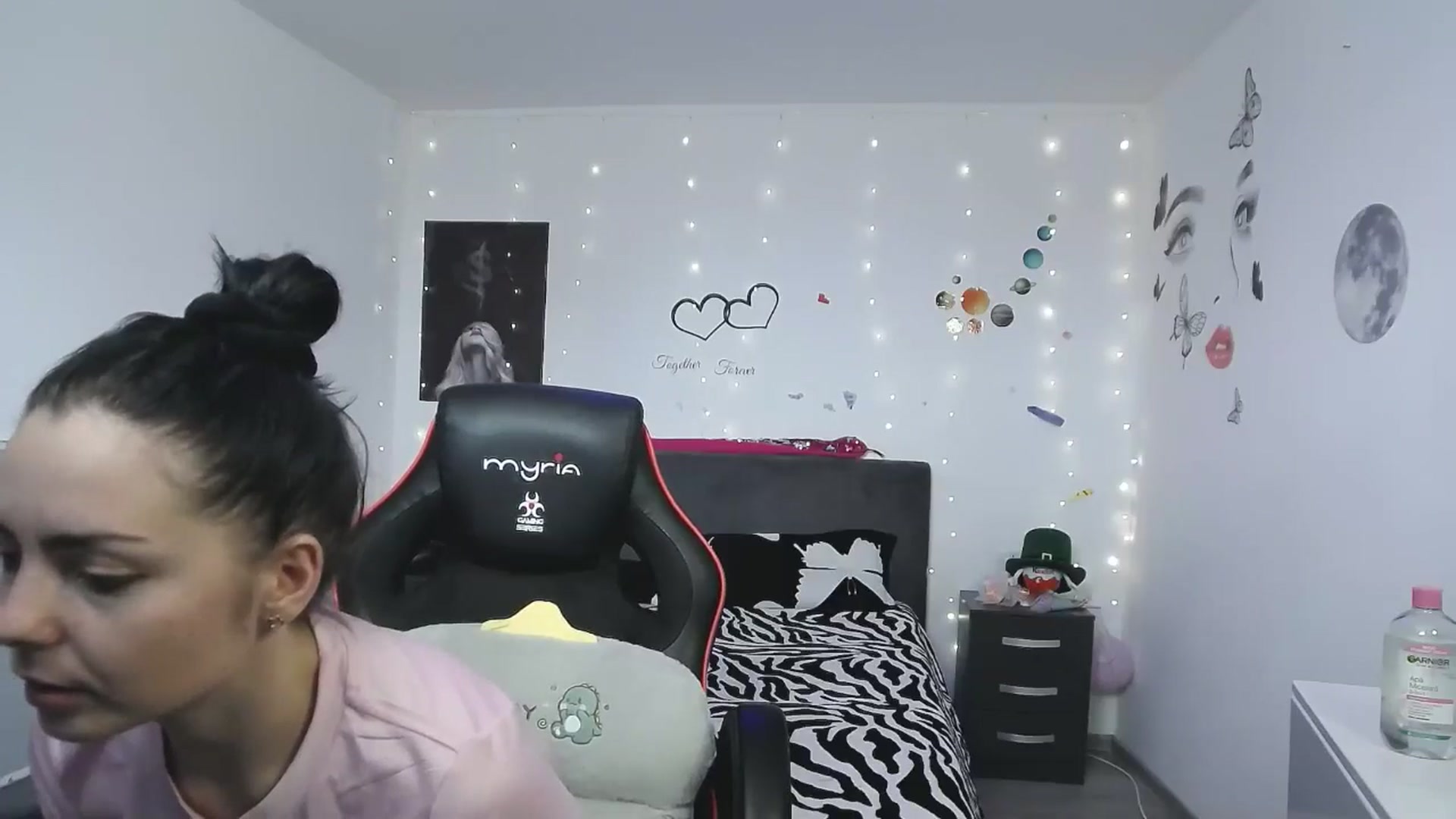 Gallery image thumbnail from YreneA's myfreecams stream on, 04/26/2025, 12:37 image 19 of 20