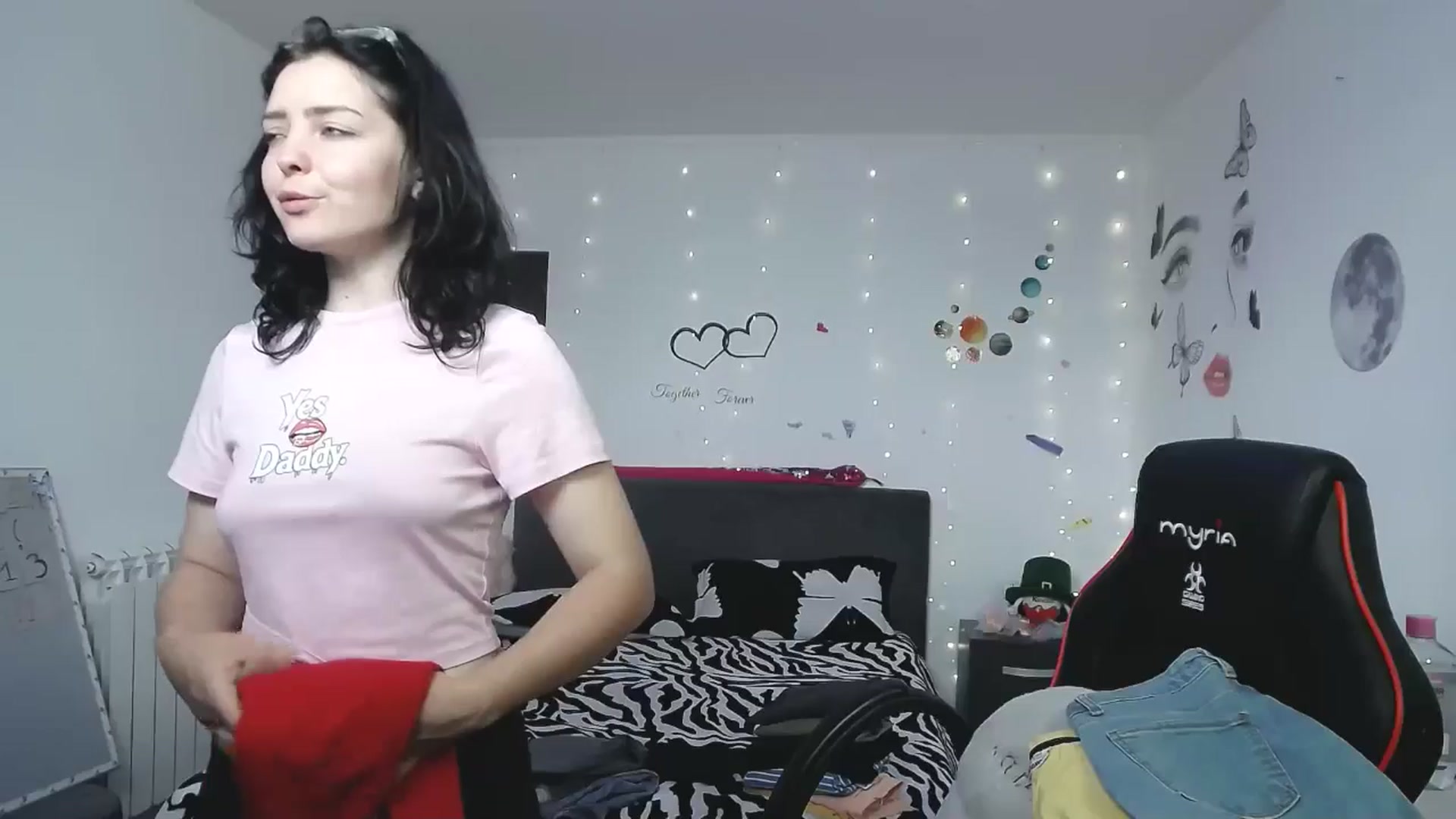 Gallery image thumbnail from YreneA's myfreecams stream on, 04/26/2025, 12:37 image 4 of 20