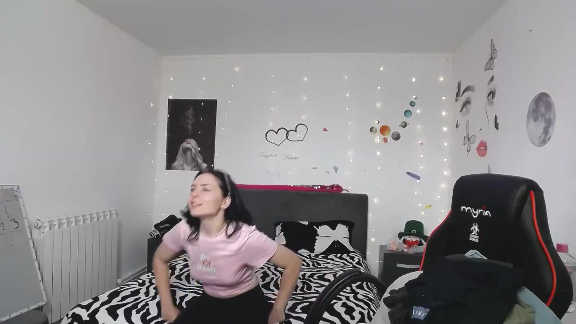 Gallery image thumbnail from YreneA's myfreecams stream on, 04/26/2025, 12:37 image 3 of 20