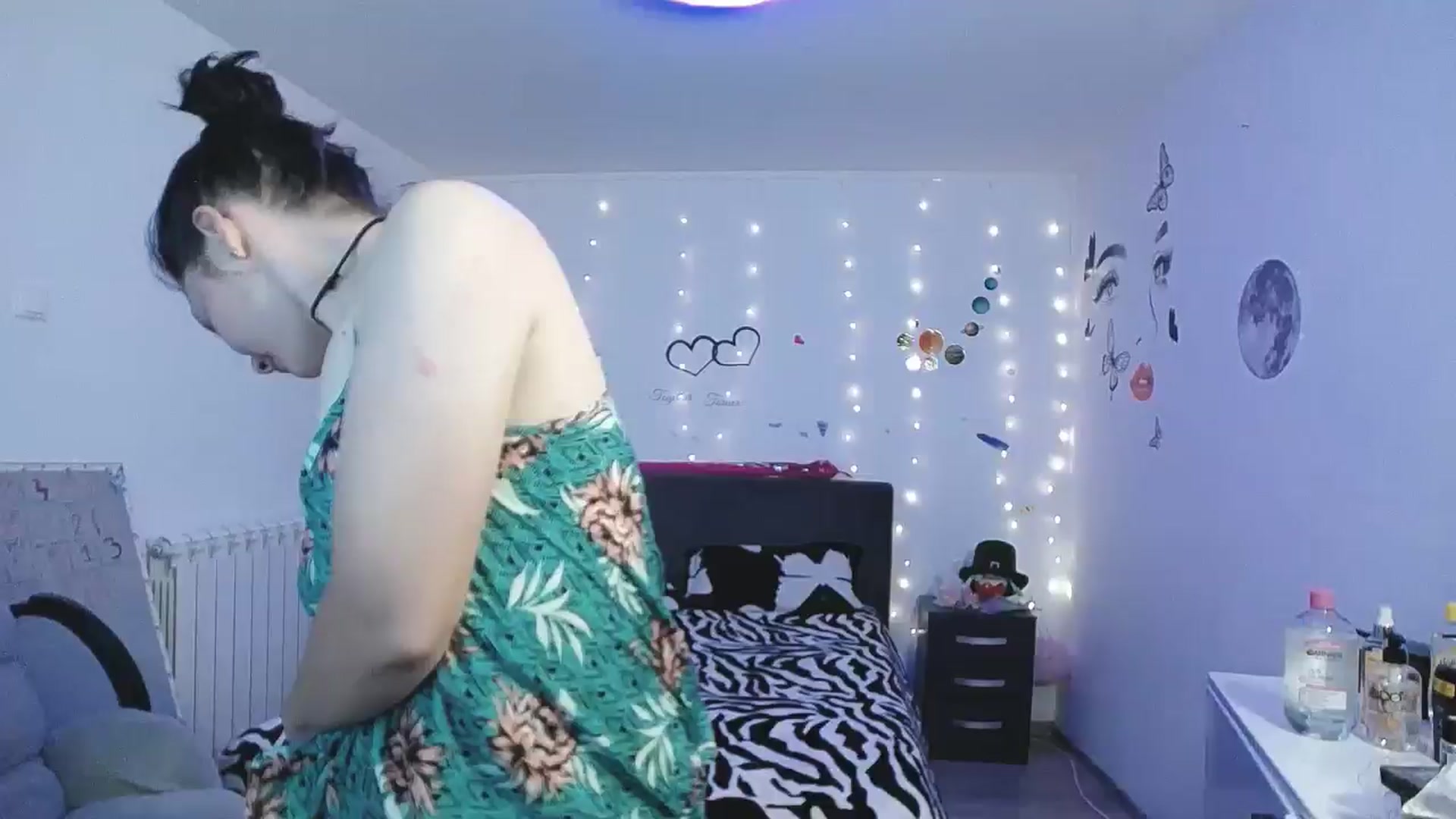 Gallery image thumbnail from YreneA's myfreecams stream on, 04/26/2025, 19:09 image 12 of 20