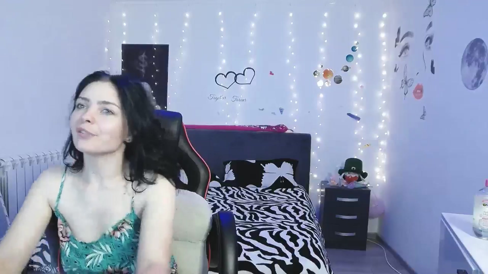 Gallery image thumbnail from YreneA's myfreecams stream on, 04/26/2025, 19:09 image 3 of 20
