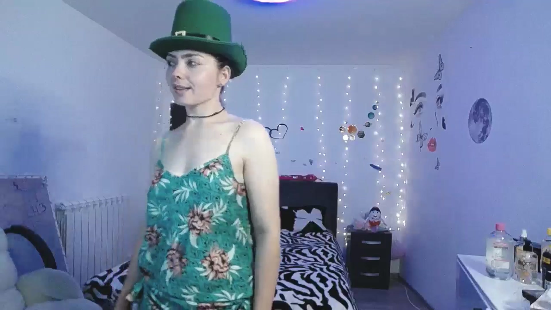 Gallery image thumbnail from YreneA's myfreecams stream on, 04/26/2025, 19:09 image 14 of 20