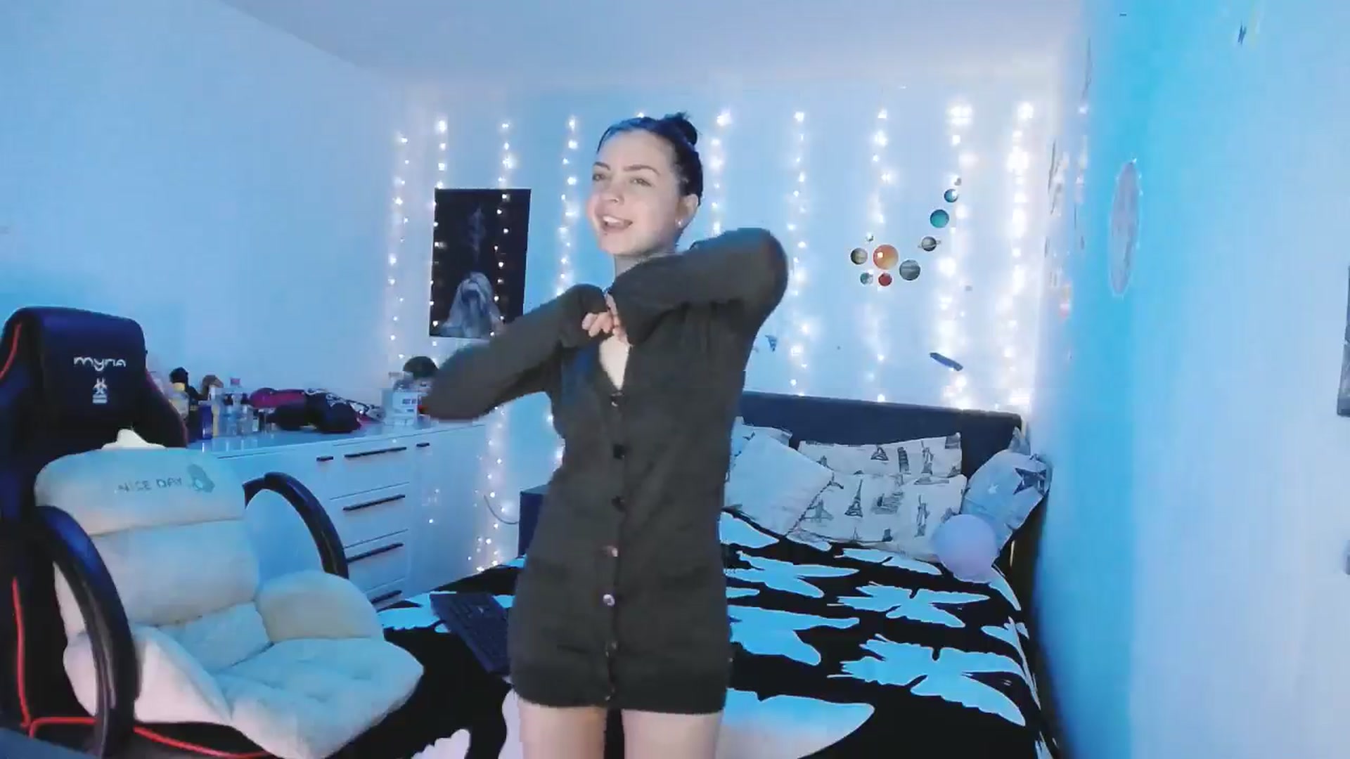Gallery image thumbnail from YreneA's myfreecams stream on, 04/27/2025, 19:53 image 17 of 20