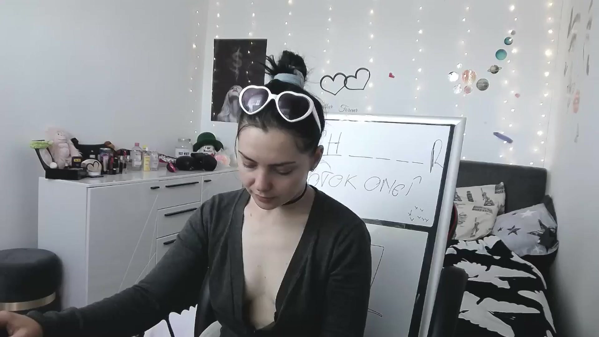Gallery image thumbnail from YreneA's myfreecams stream on, 04/29/2025, 14:21 image 2 of 20