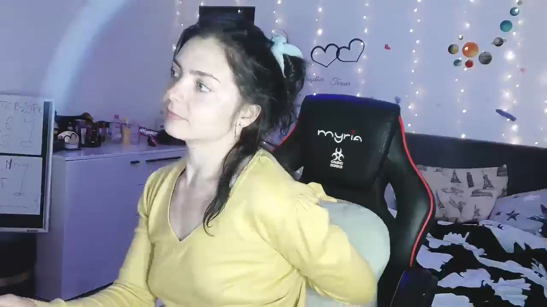 Gallery image thumbnail from YreneA's myfreecams stream on, 04/30/2025, 19:31 image 18 of 20