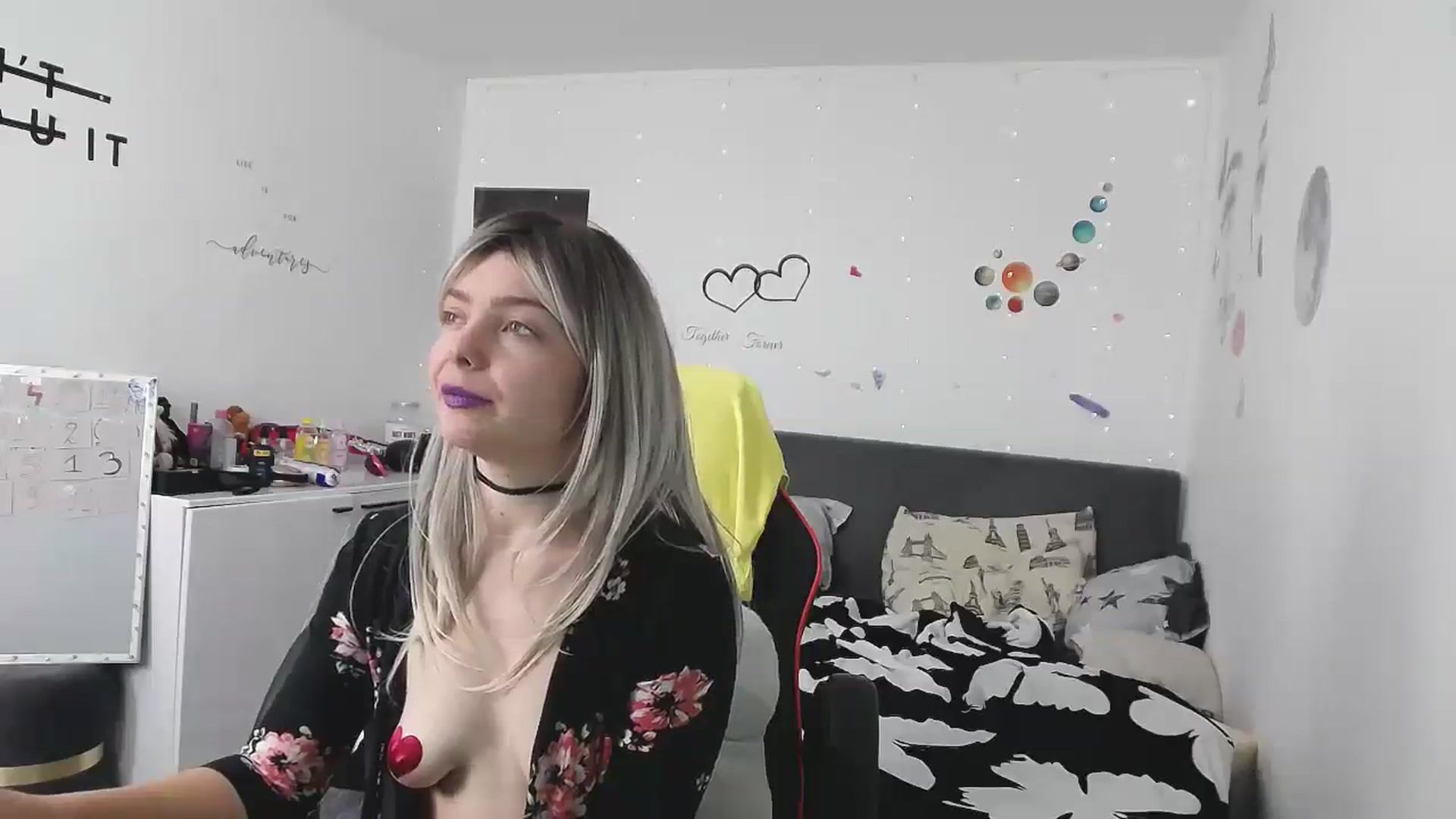 Gallery image thumbnail from YreneA's myfreecams stream on, 05/03/2025, 07:59 image 10 of 20