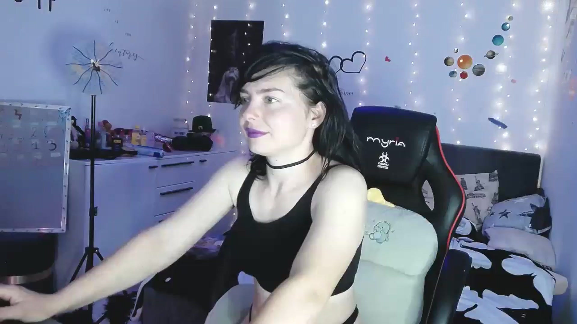 Gallery image thumbnail from YreneA's myfreecams stream on, 05/03/2025, 19:10 image 17 of 20