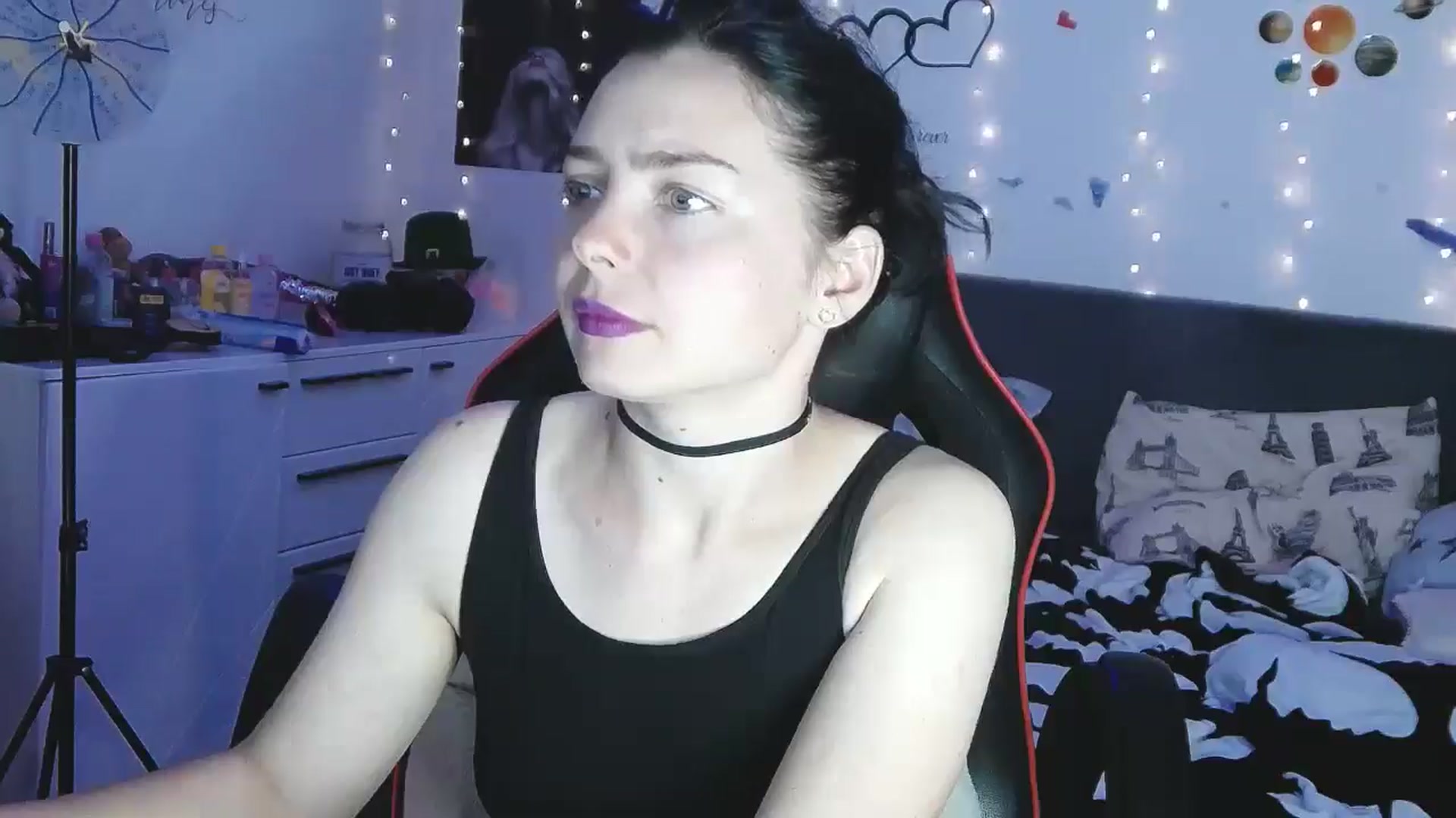 Gallery image thumbnail from YreneA's myfreecams stream on, 05/03/2025, 19:40 image 16 of 20