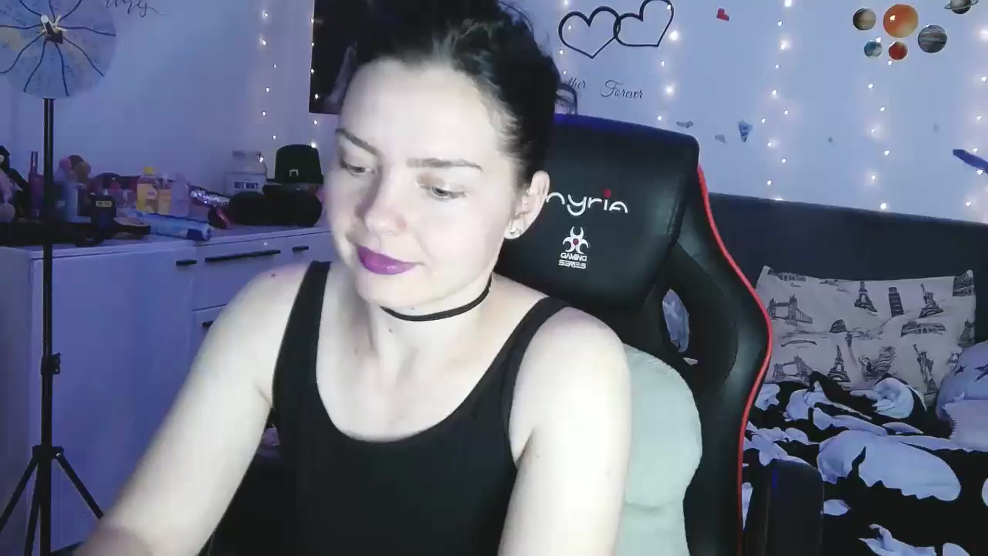 Gallery image thumbnail from YreneA's myfreecams stream on, 05/03/2025, 19:40 image 14 of 20