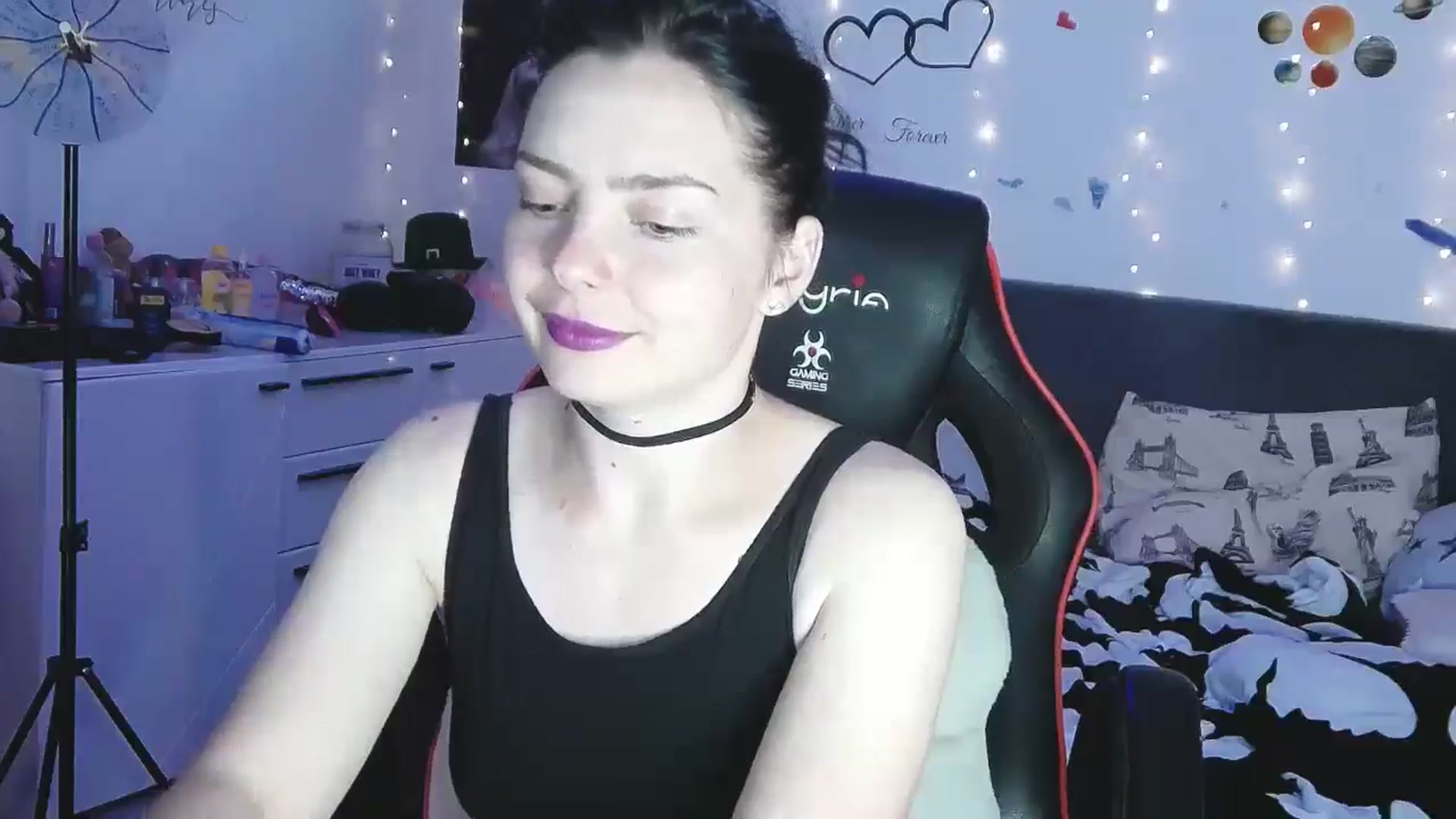 Gallery image thumbnail from YreneA's myfreecams stream on, 05/03/2025, 19:40 image 18 of 20