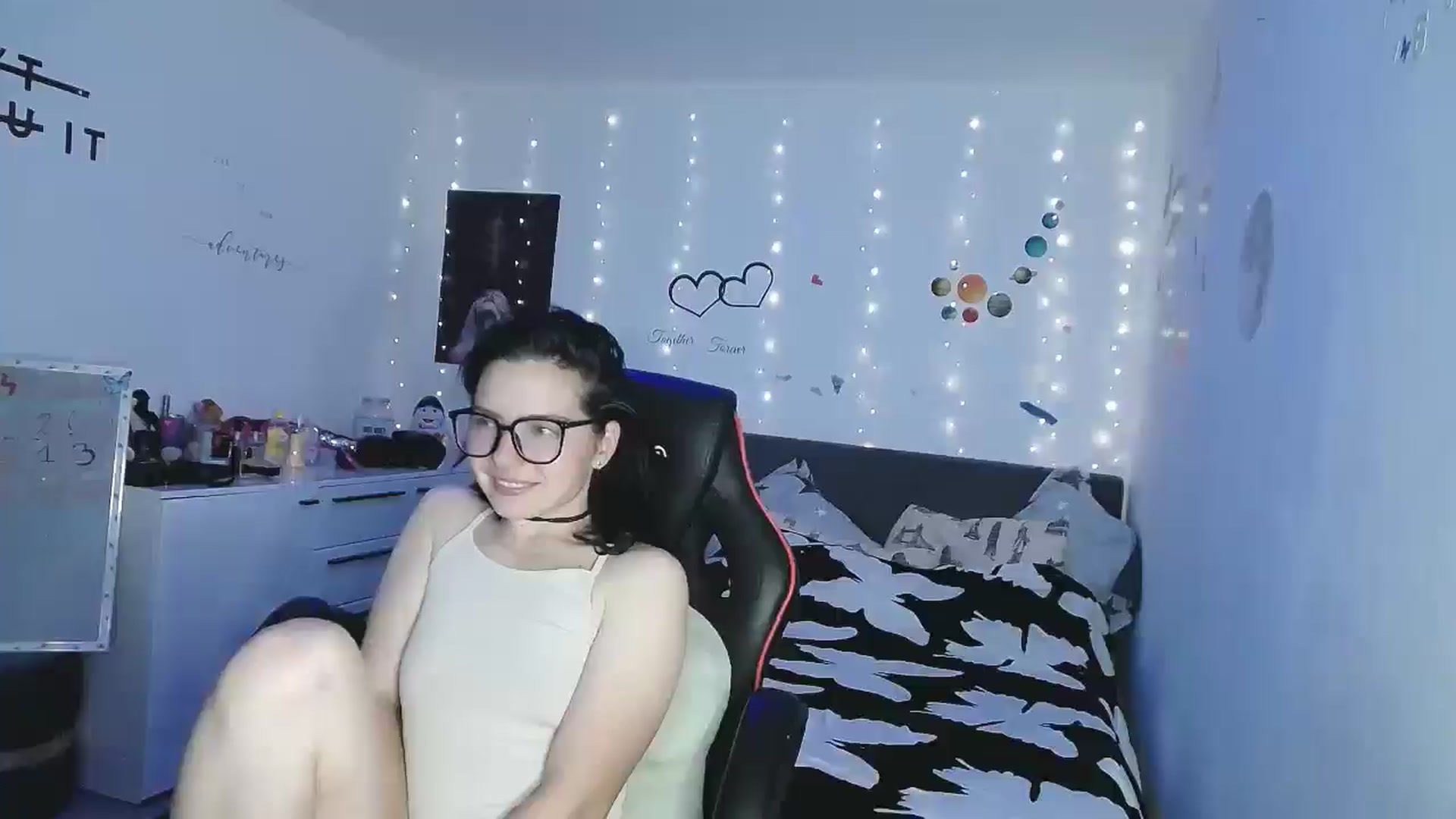 Gallery image thumbnail from YreneA's myfreecams stream on, 05/06/2025, 17:57 image 9 of 20