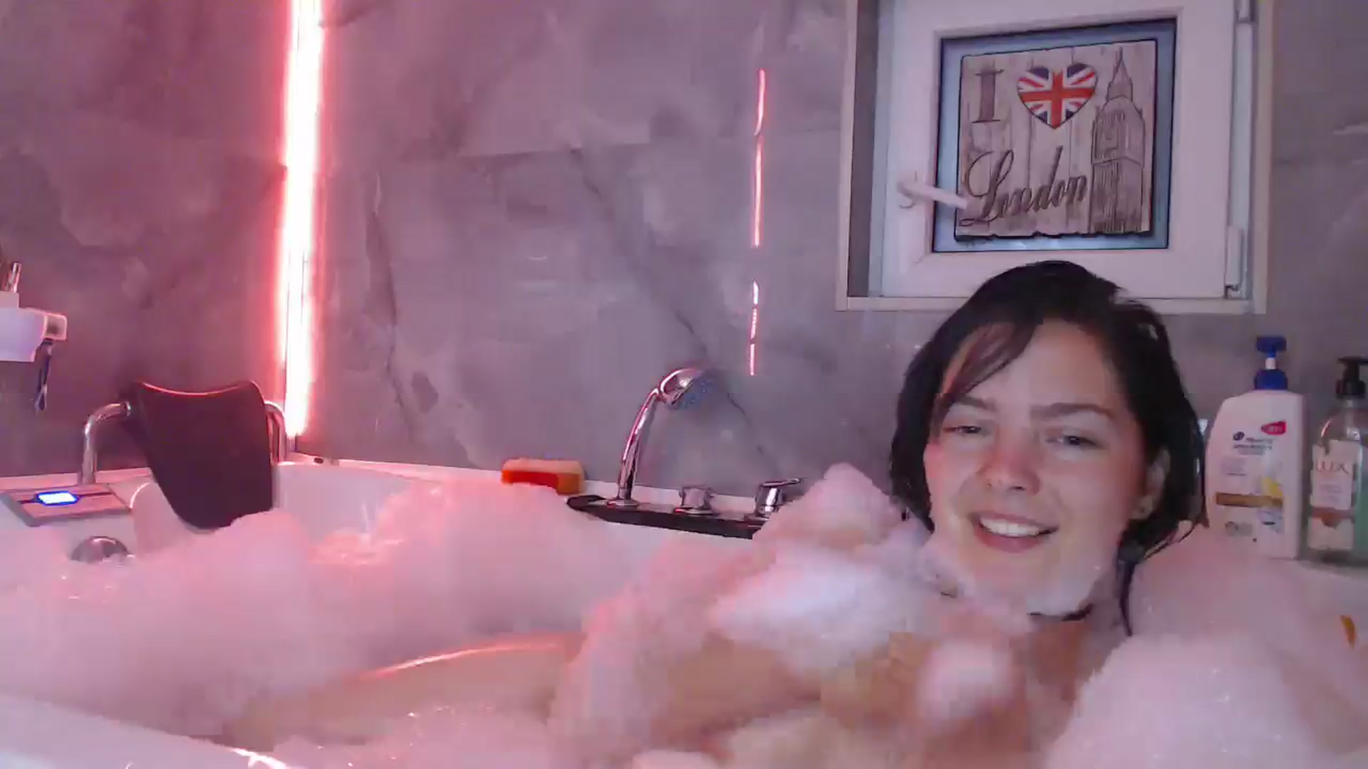 Gallery image thumbnail from YreneA's myfreecams stream on, 05/06/2025, 19:25 image 4 of 20