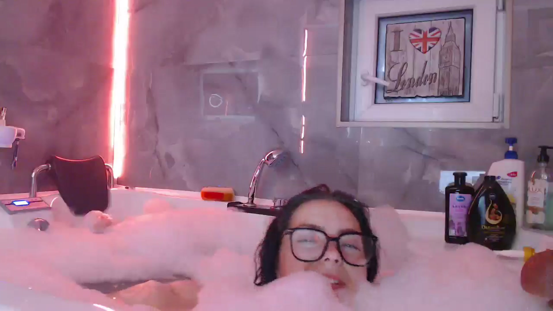 Gallery image thumbnail from YreneA's myfreecams stream on, 05/06/2025, 19:25 image 19 of 20