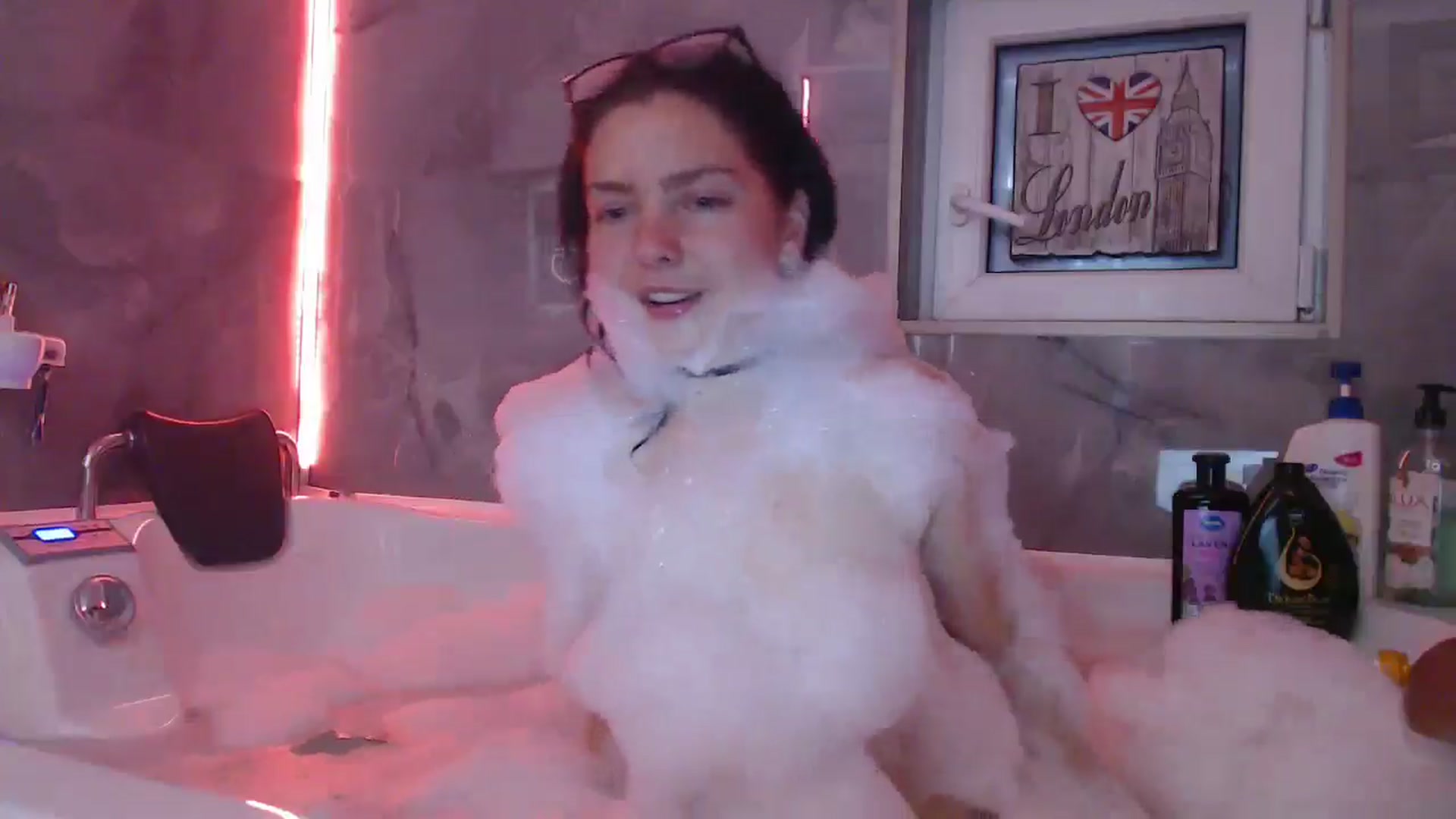 Gallery image thumbnail from YreneA's myfreecams stream on, 05/06/2025, 19:25 image 20 of 20