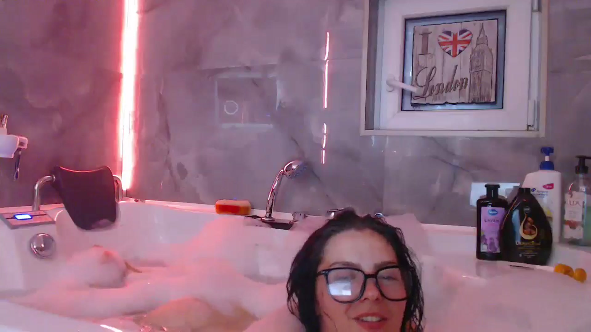 Gallery image thumbnail from YreneA's myfreecams stream on, 05/06/2025, 19:25 image 13 of 20