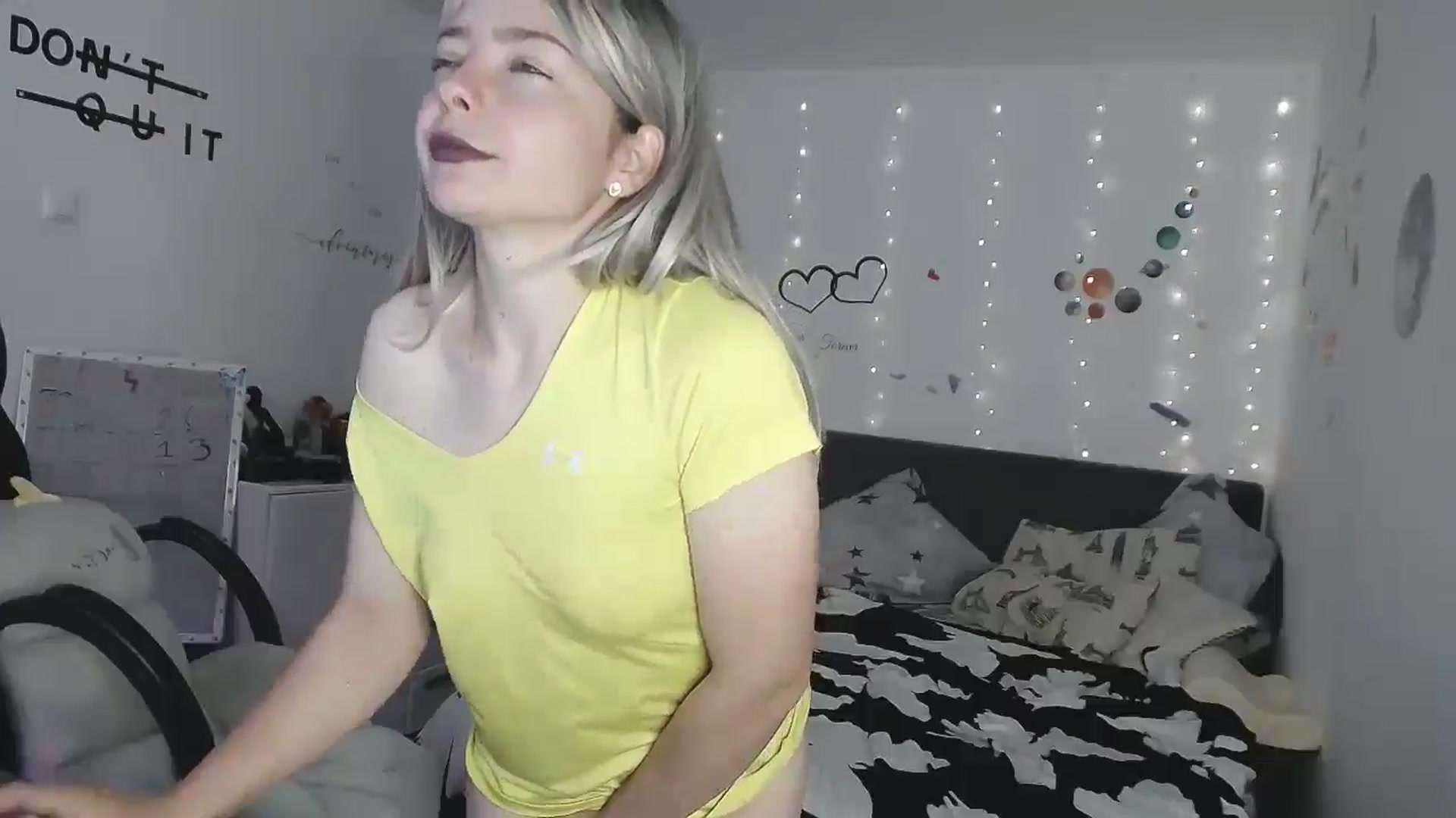 Gallery image thumbnail from YreneA's myfreecams stream on, 05/07/2025, 06:19 image 9 of 20
