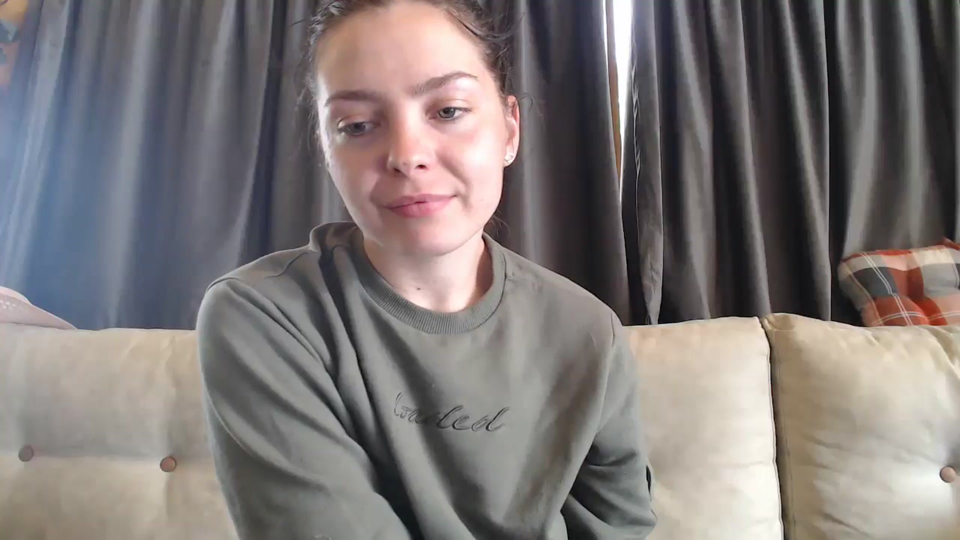 Gallery image thumbnail from YreneA's myfreecams stream on, 05/08/2025, 13:13 image 9 of 20