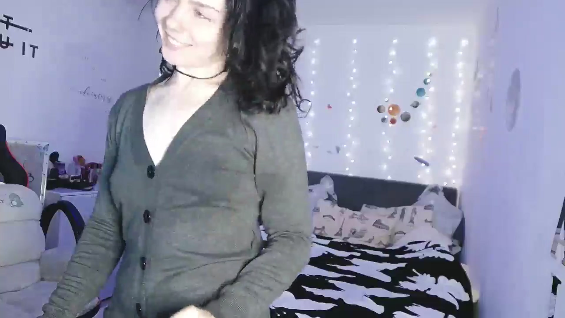 Gallery image thumbnail from YreneA's myfreecams stream on, 05/08/2025, 18:50 image 2 of 20