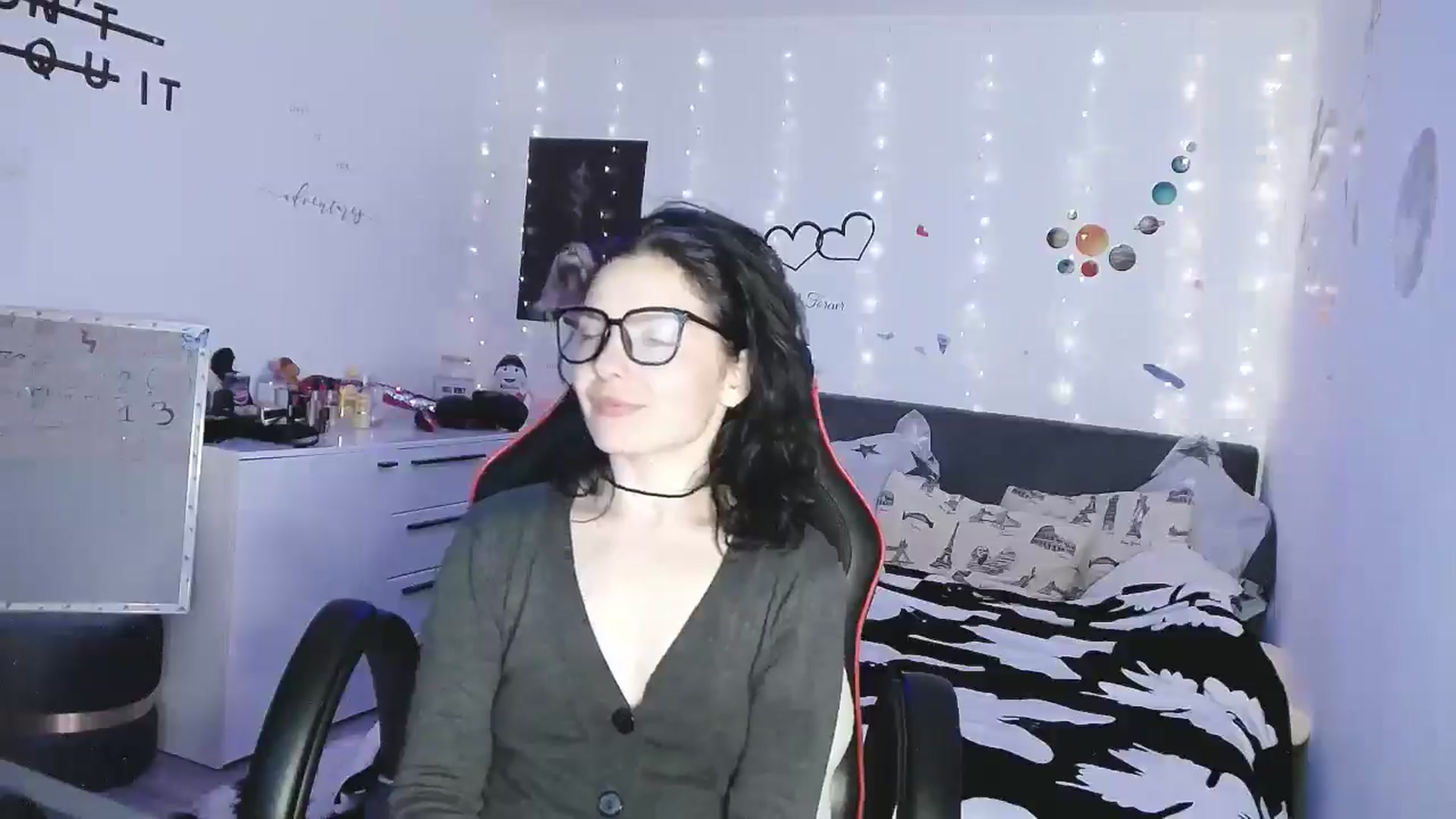 Gallery image thumbnail from YreneA's myfreecams stream on, 05/08/2025, 19:09 image 13 of 20