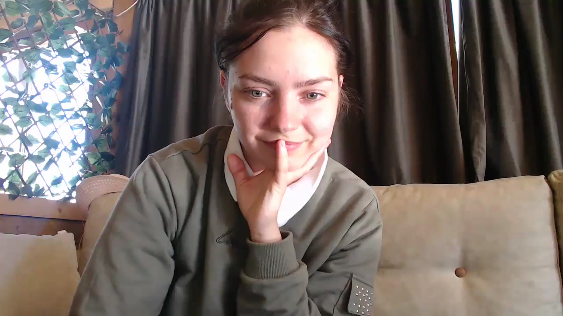 Gallery image thumbnail from YreneA's myfreecams stream on, 05/09/2025, 13:27 image 15 of 20