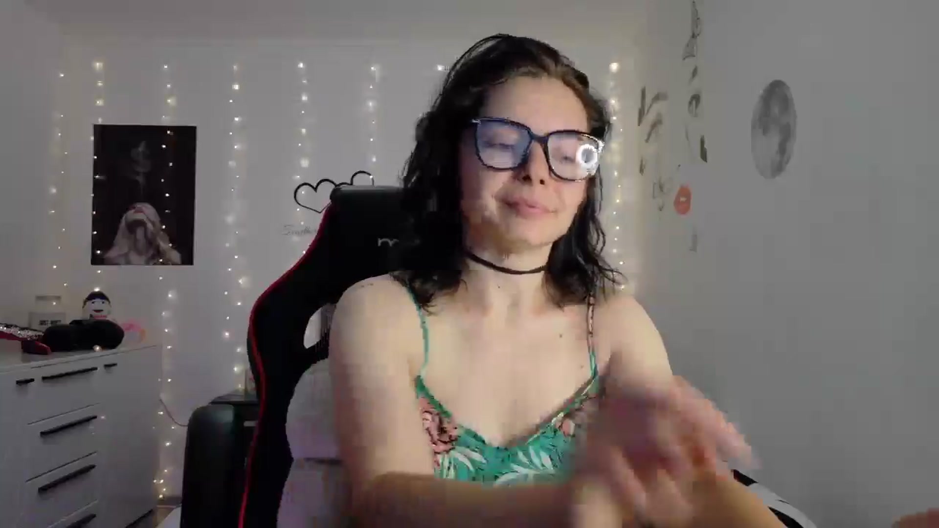 Gallery image thumbnail from YreneA's myfreecams stream on, 05/09/2025, 19:26 image 7 of 20