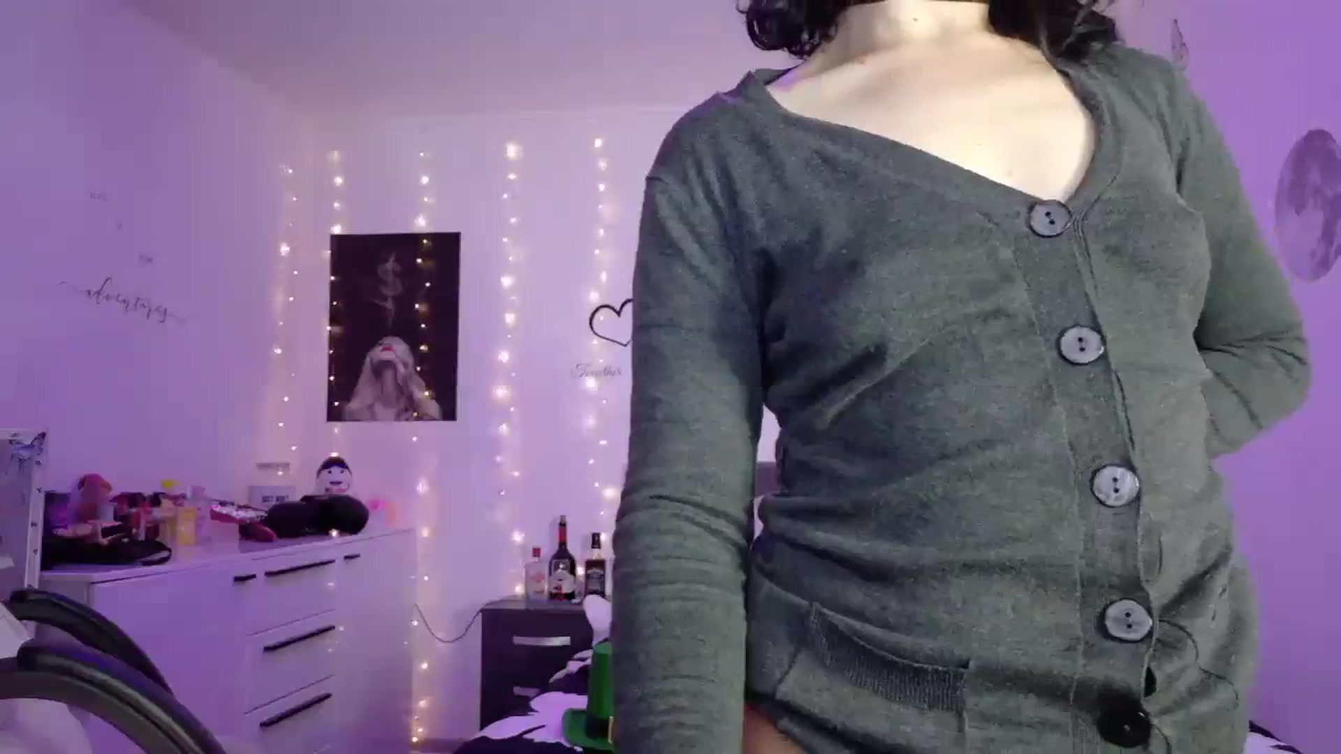 Gallery image thumbnail from YreneA's myfreecams stream on, 05/10/2025, 18:34 image 11 of 20