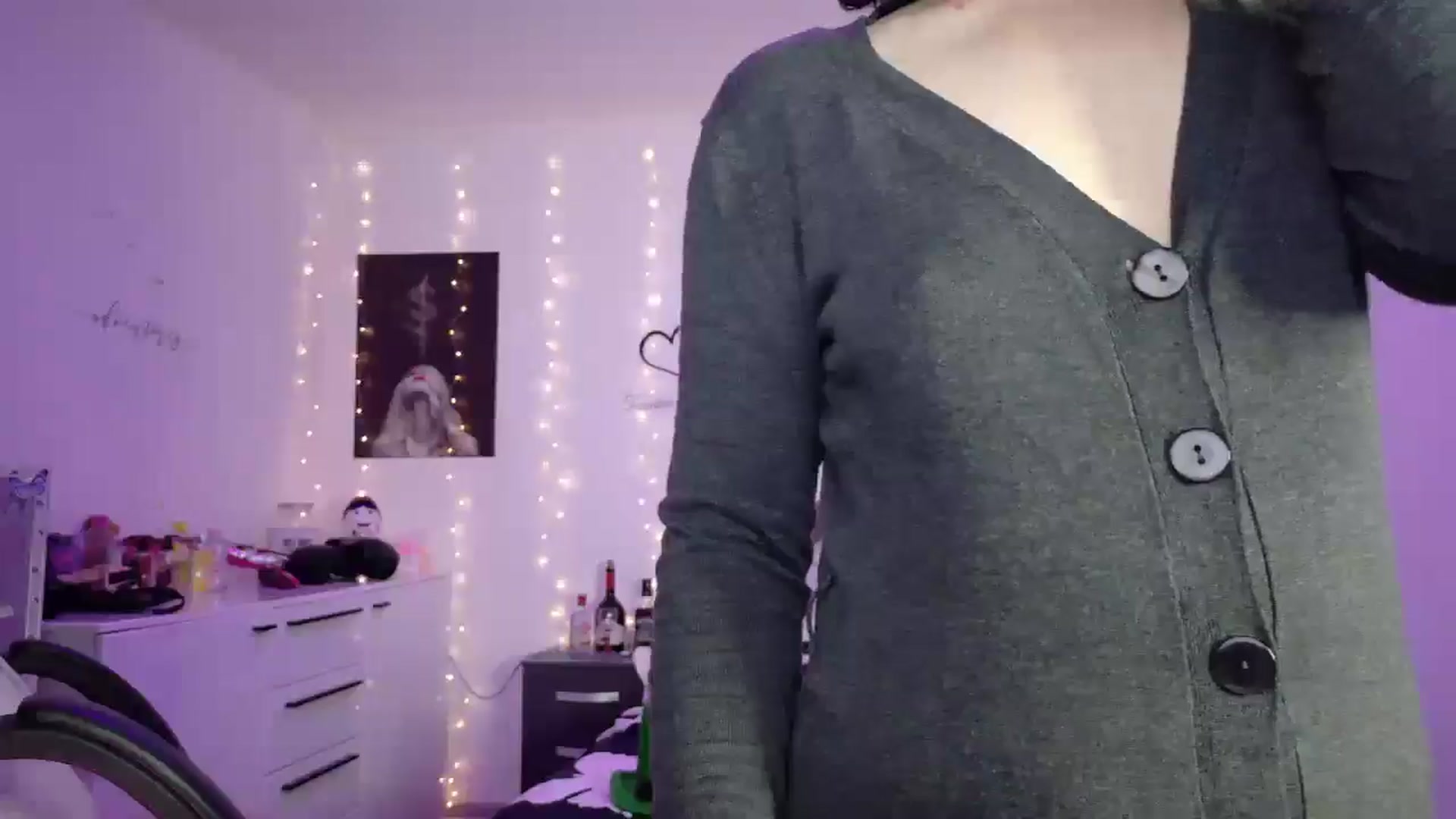 Gallery image thumbnail from YreneA's myfreecams stream on, 05/10/2025, 18:34 image 12 of 20