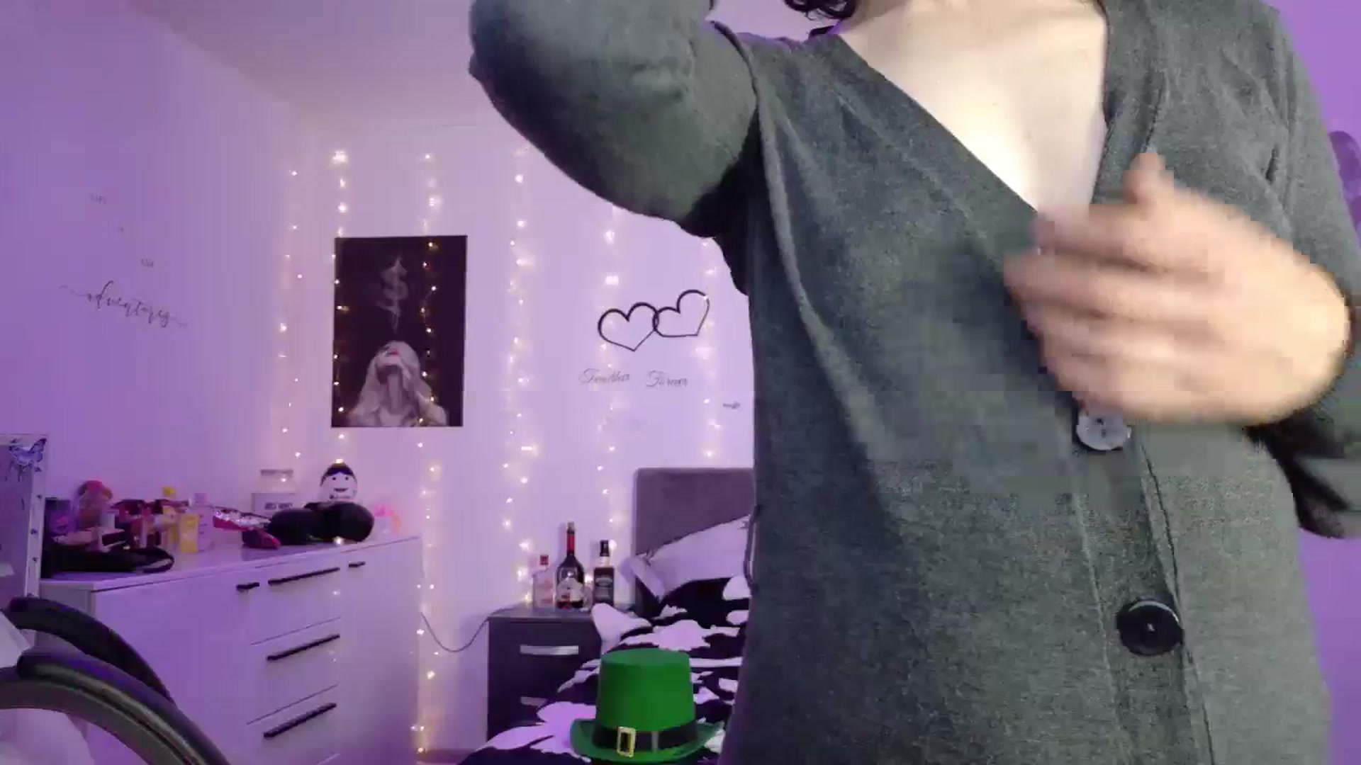 Gallery image thumbnail from YreneA's myfreecams stream on, 05/10/2025, 18:34 image 13 of 20
