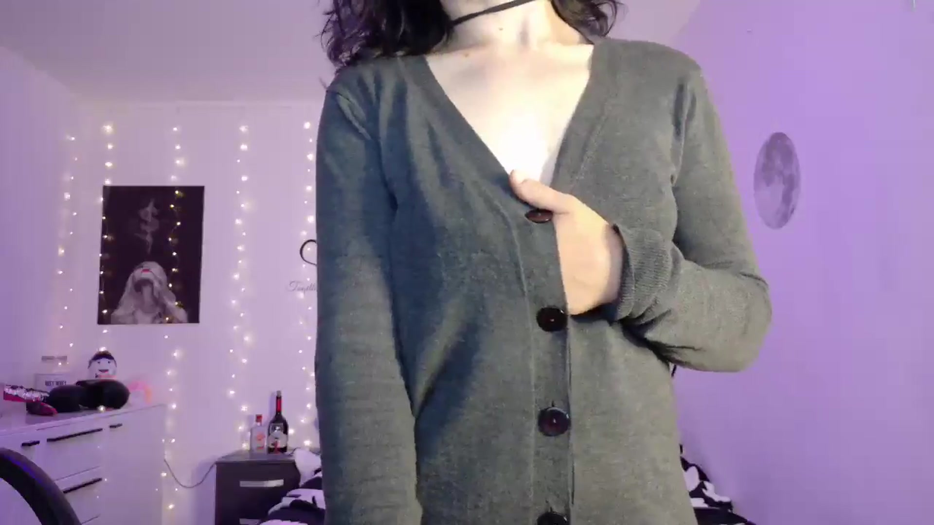 Gallery image thumbnail from YreneA's myfreecams stream on, 05/10/2025, 19:19 image 3 of 20