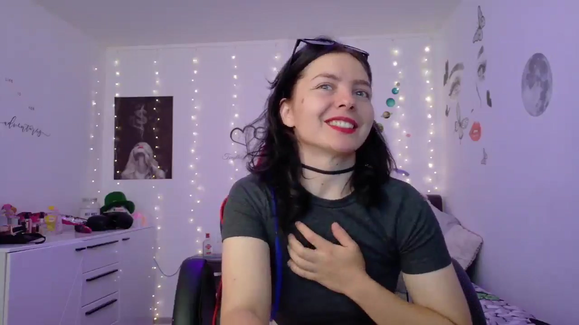 Gallery image thumbnail from YreneA's myfreecams stream on, 05/13/2025, 06:30 image 10 of 20