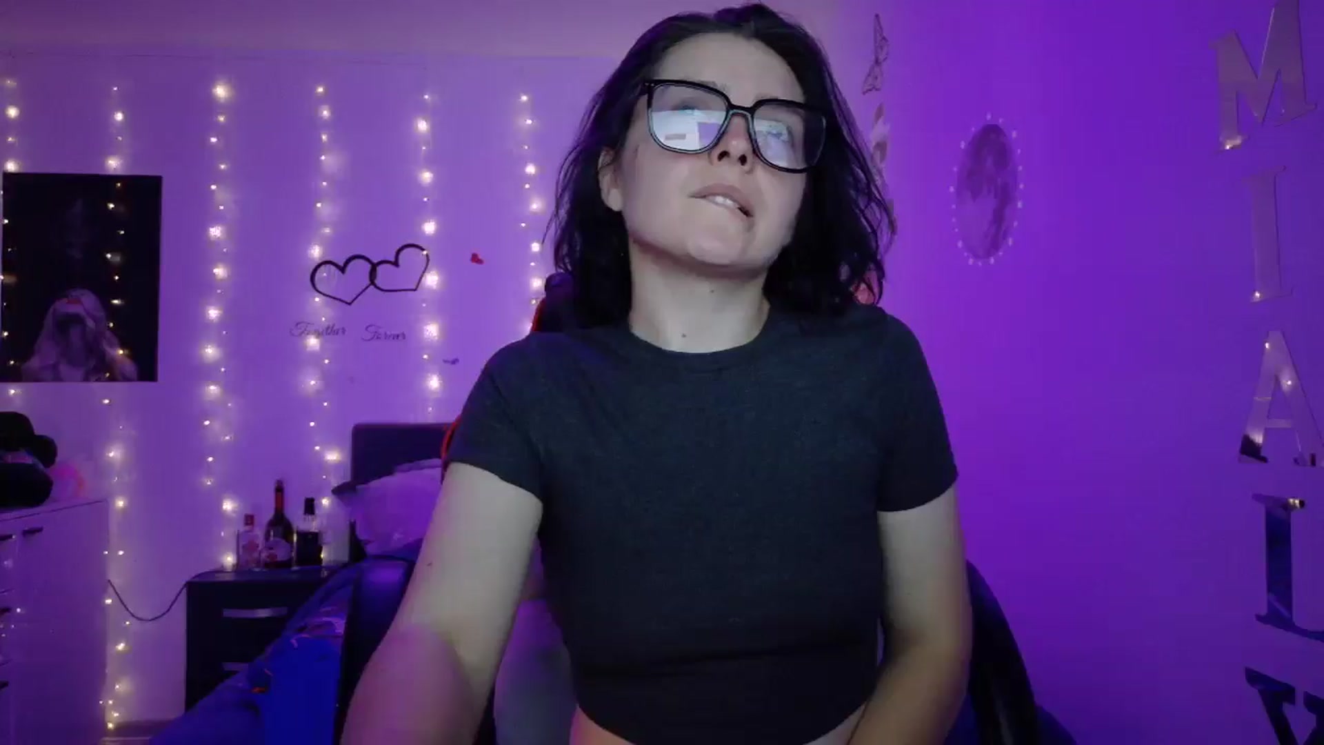 Gallery image thumbnail from YreneA's myfreecams stream on, 05/14/2025, 17:43 image 17 of 20