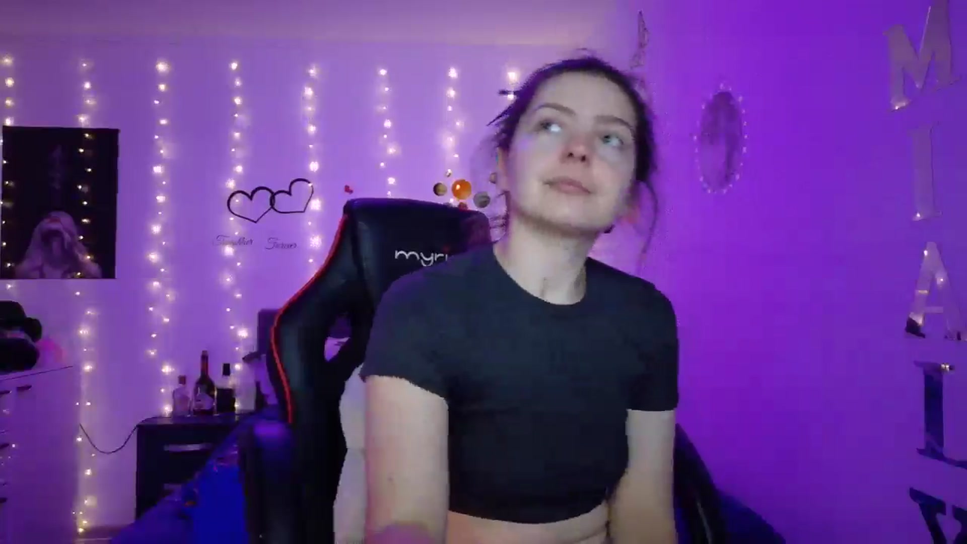 Gallery image thumbnail from YreneA's myfreecams stream on, 05/14/2025, 17:43 image 5 of 20
