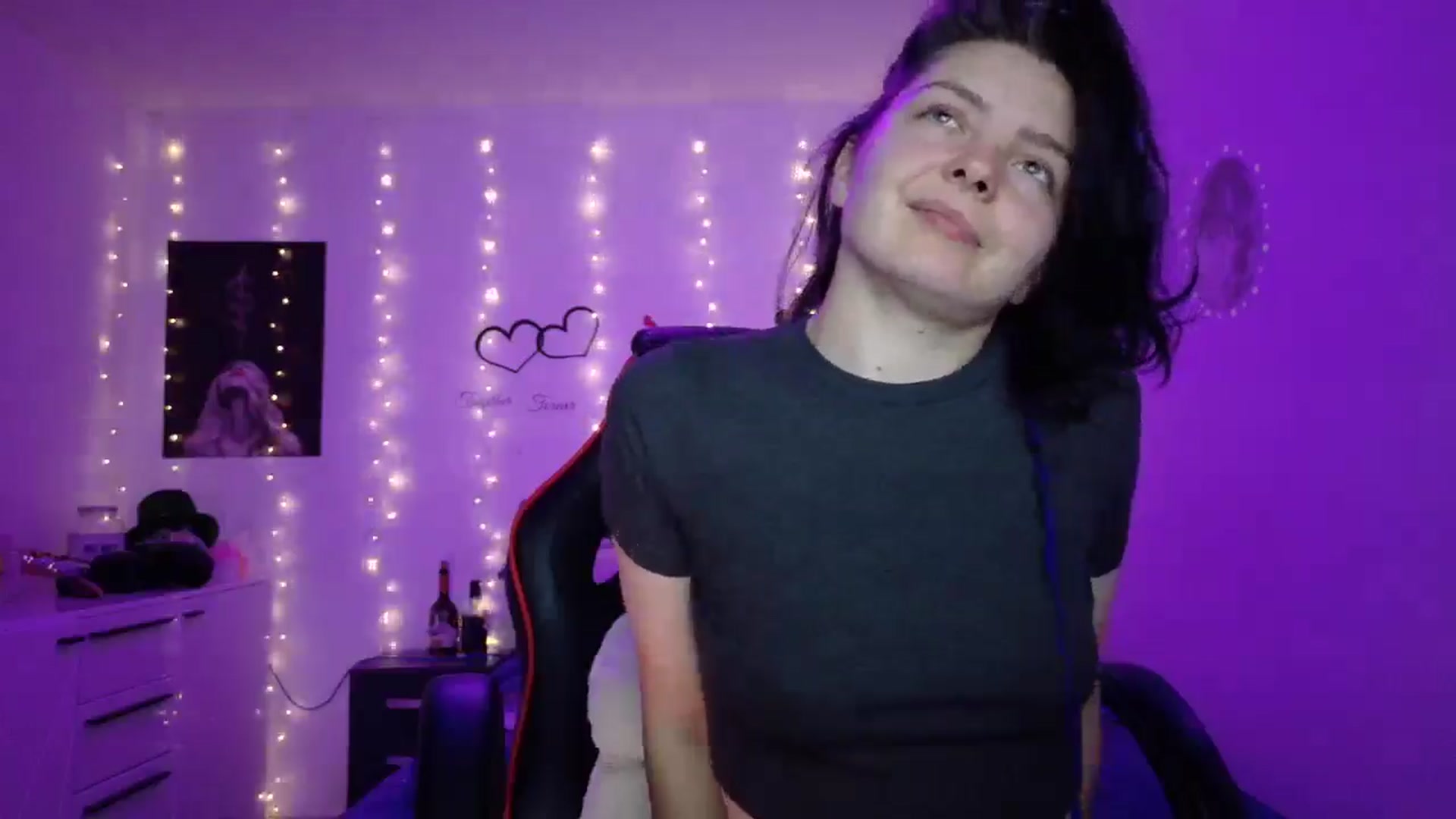 Gallery image thumbnail from YreneA's myfreecams stream on, 05/14/2025, 19:28 image 4 of 20