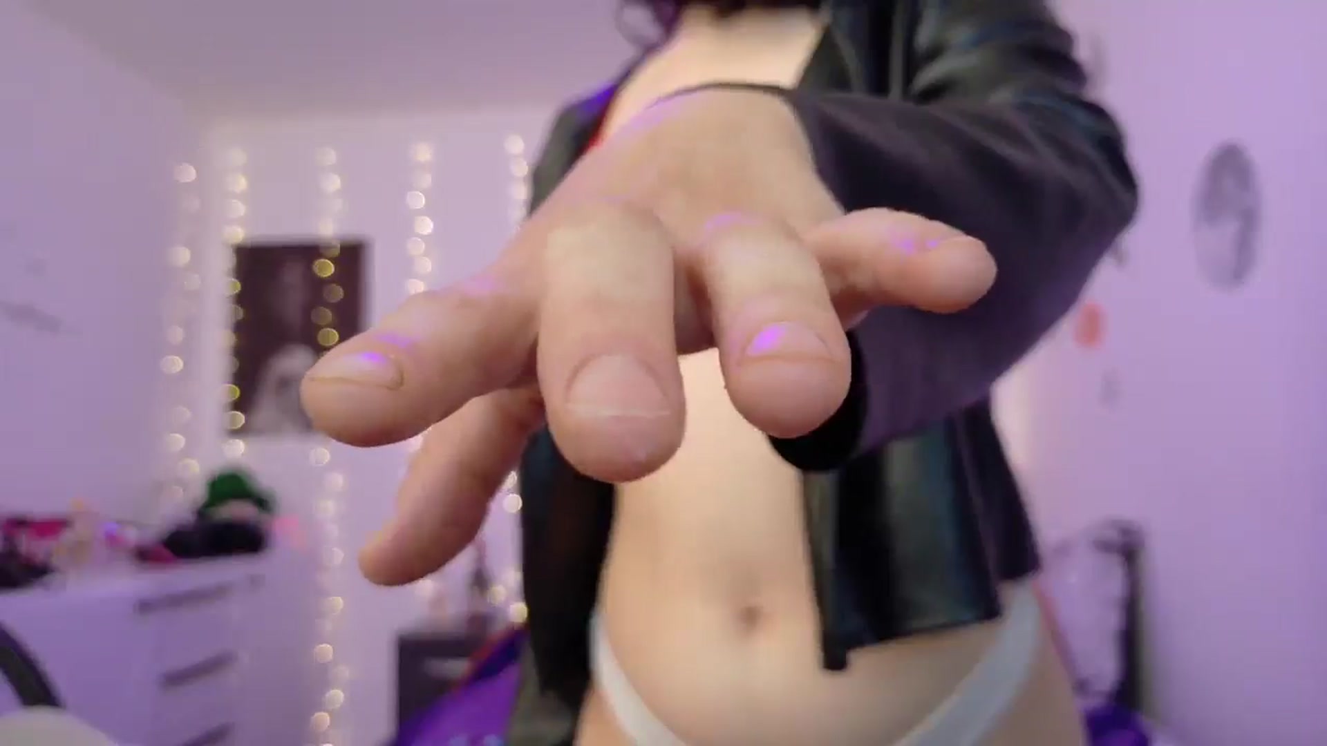 Gallery image thumbnail from YreneA's myfreecams stream on, 05/15/2025, 05:50 image 14 of 20