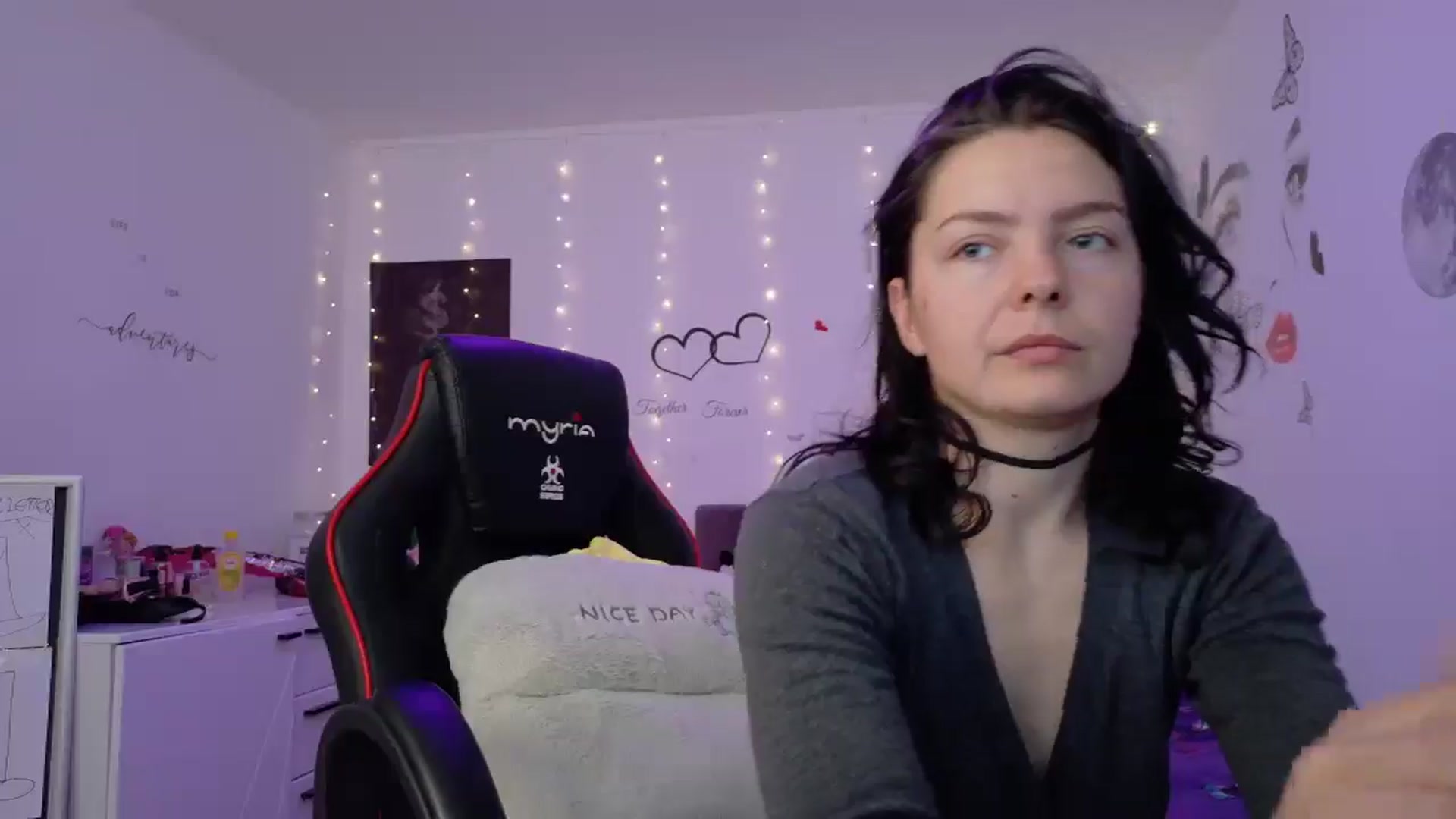 Gallery image thumbnail from YreneA's myfreecams stream on, 05/15/2025, 07:28 image 18 of 20