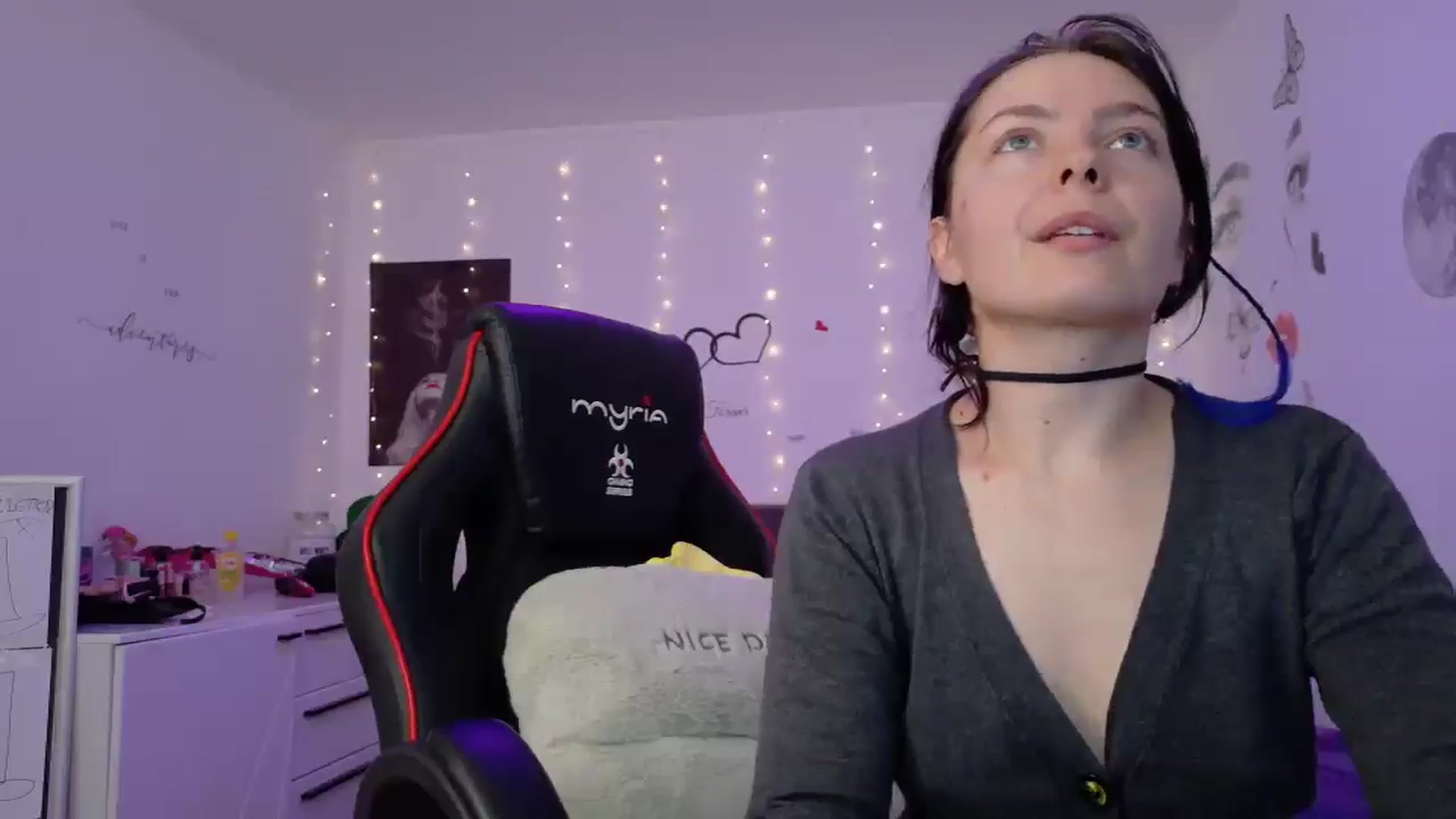 Gallery image thumbnail from YreneA's myfreecams stream on, 05/15/2025, 07:28 image 13 of 20
