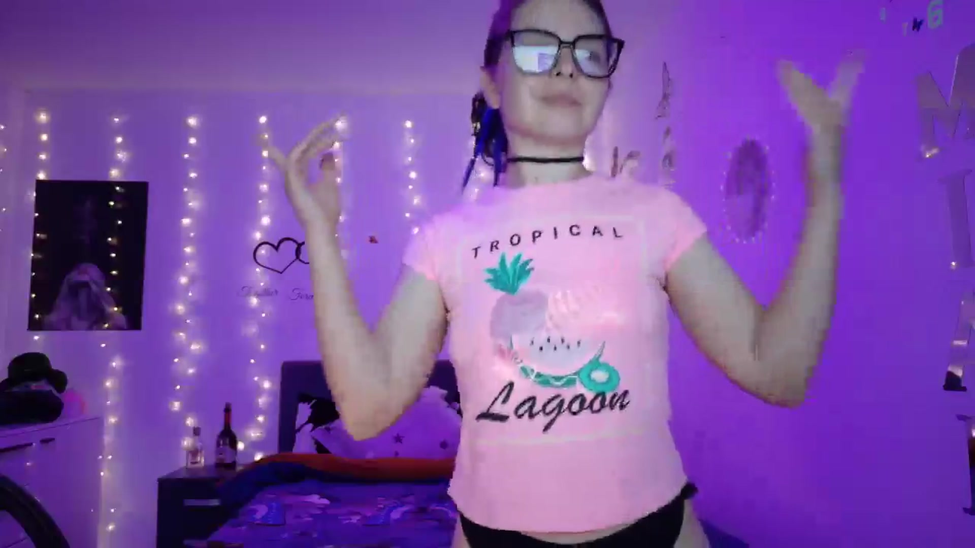 Gallery image thumbnail from YreneA's myfreecams stream on, 05/15/2025, 19:33 image 18 of 20