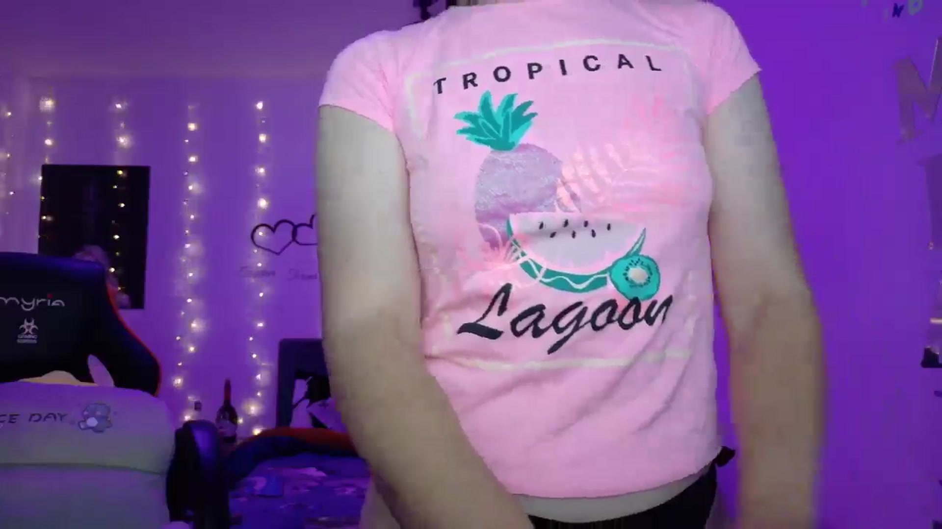 Gallery image thumbnail from YreneA's myfreecams stream on, 05/15/2025, 19:33 image 6 of 20