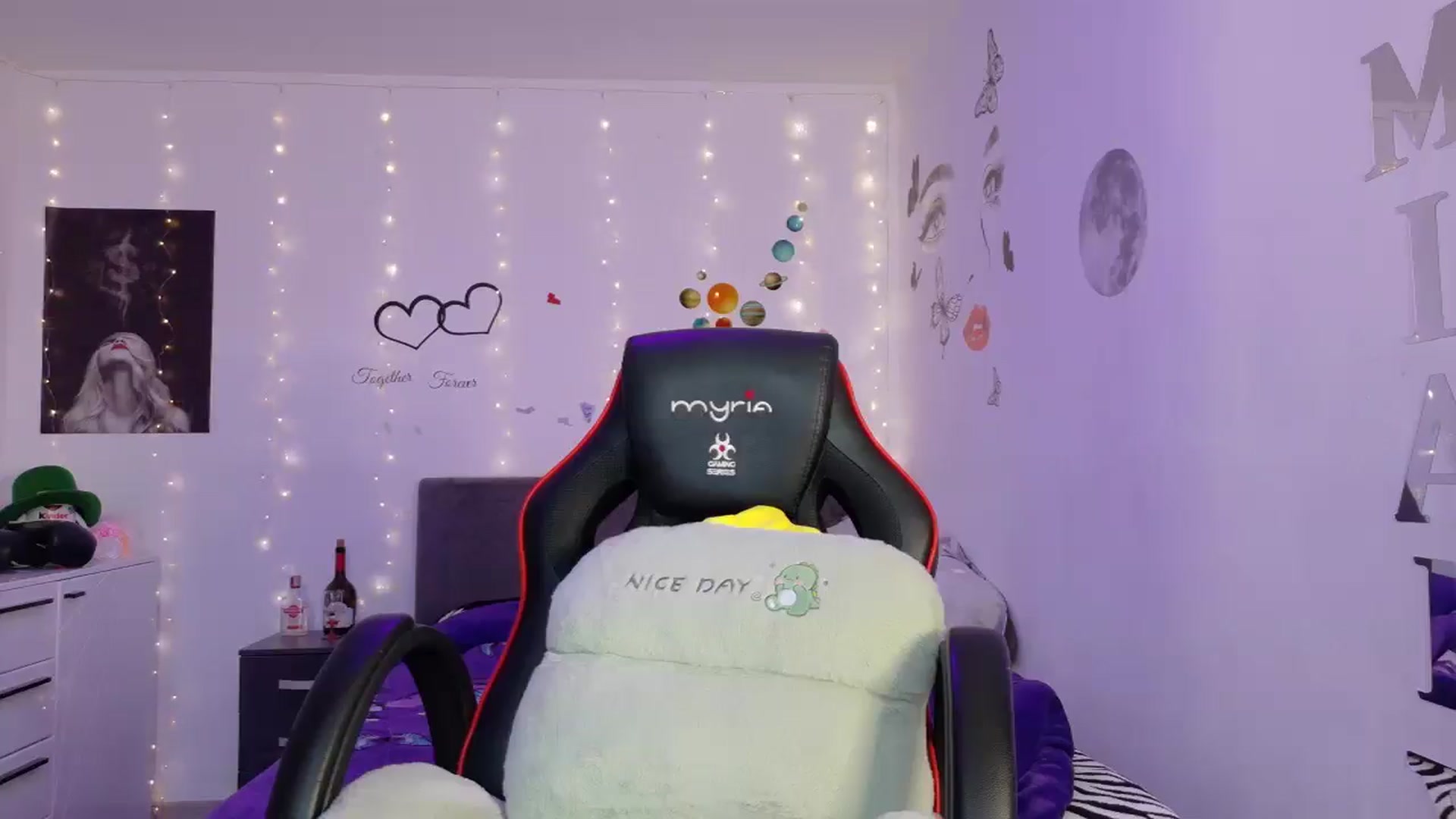 Gallery image thumbnail from YreneA's myfreecams stream on, 05/16/2025, 04:44 image 6 of 20