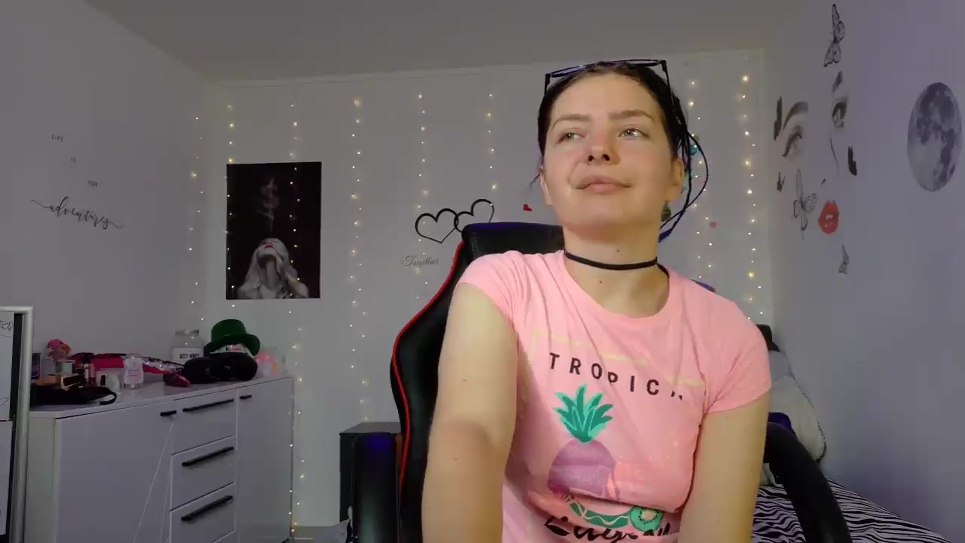 Gallery image thumbnail from YreneA's myfreecams stream on, 05/16/2025, 06:32 image 19 of 20