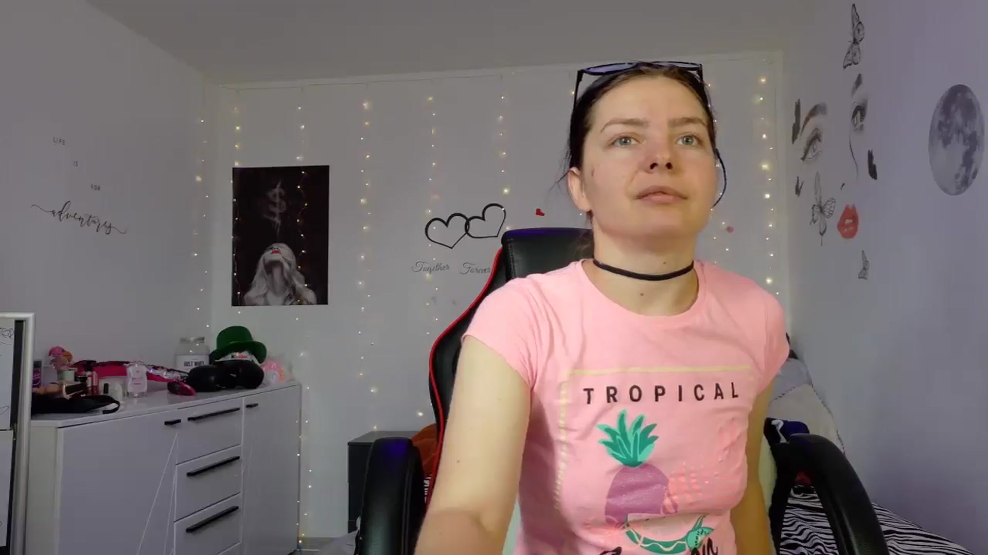 Gallery image thumbnail from YreneA's myfreecams stream on, 05/16/2025, 06:32 image 16 of 20