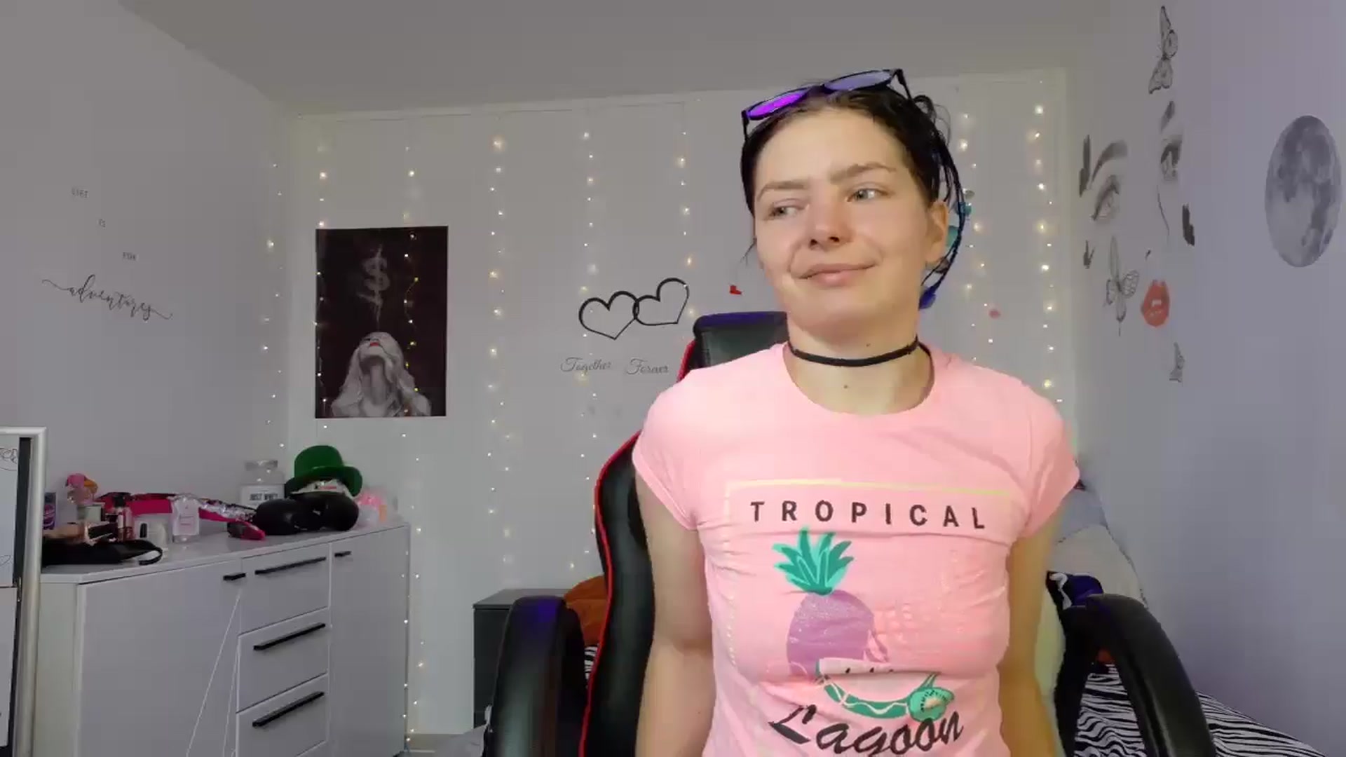 Gallery image thumbnail from YreneA's myfreecams stream on, 05/16/2025, 06:32 image 9 of 20