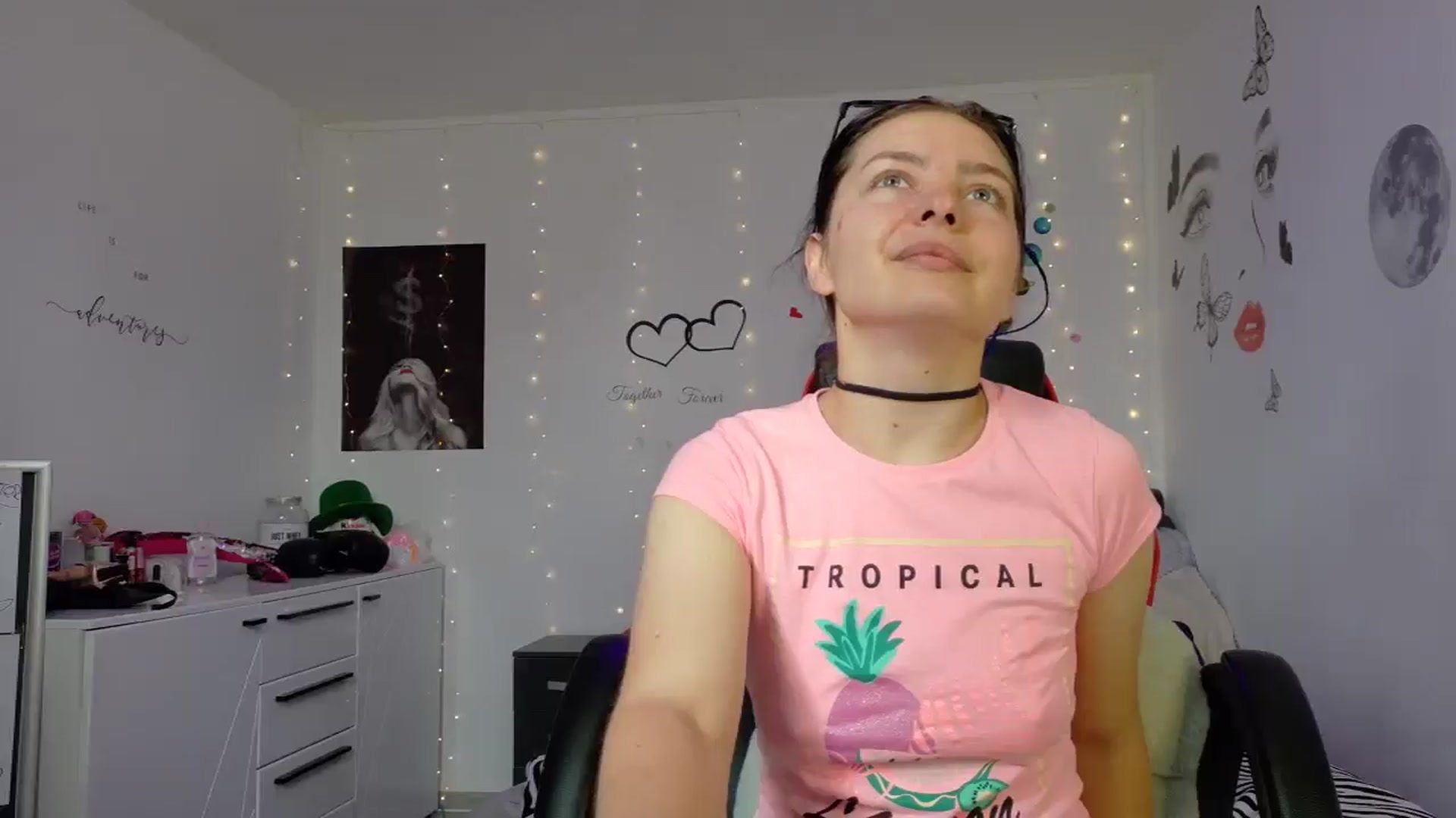 Gallery image thumbnail from YreneA's myfreecams stream on, 05/16/2025, 06:32 image 14 of 20