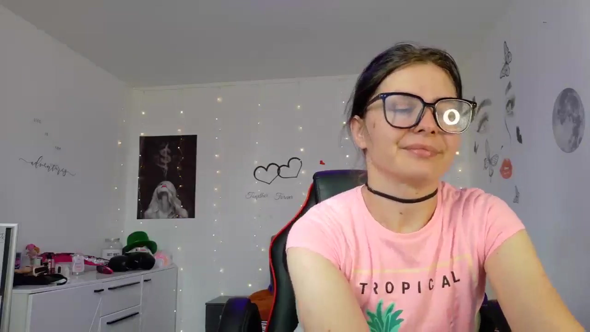Gallery image thumbnail from YreneA's myfreecams stream on, 05/16/2025, 06:32 image 6 of 20