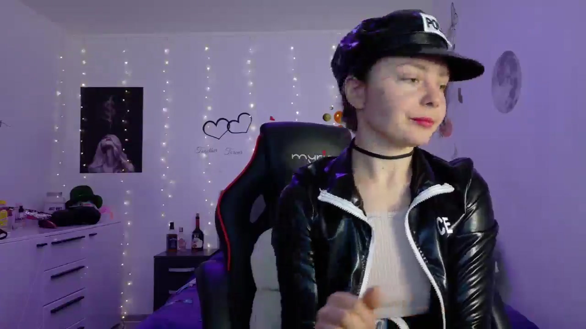 Gallery image thumbnail from YreneA's myfreecams stream on, 05/17/2025, 06:39 image 19 of 20