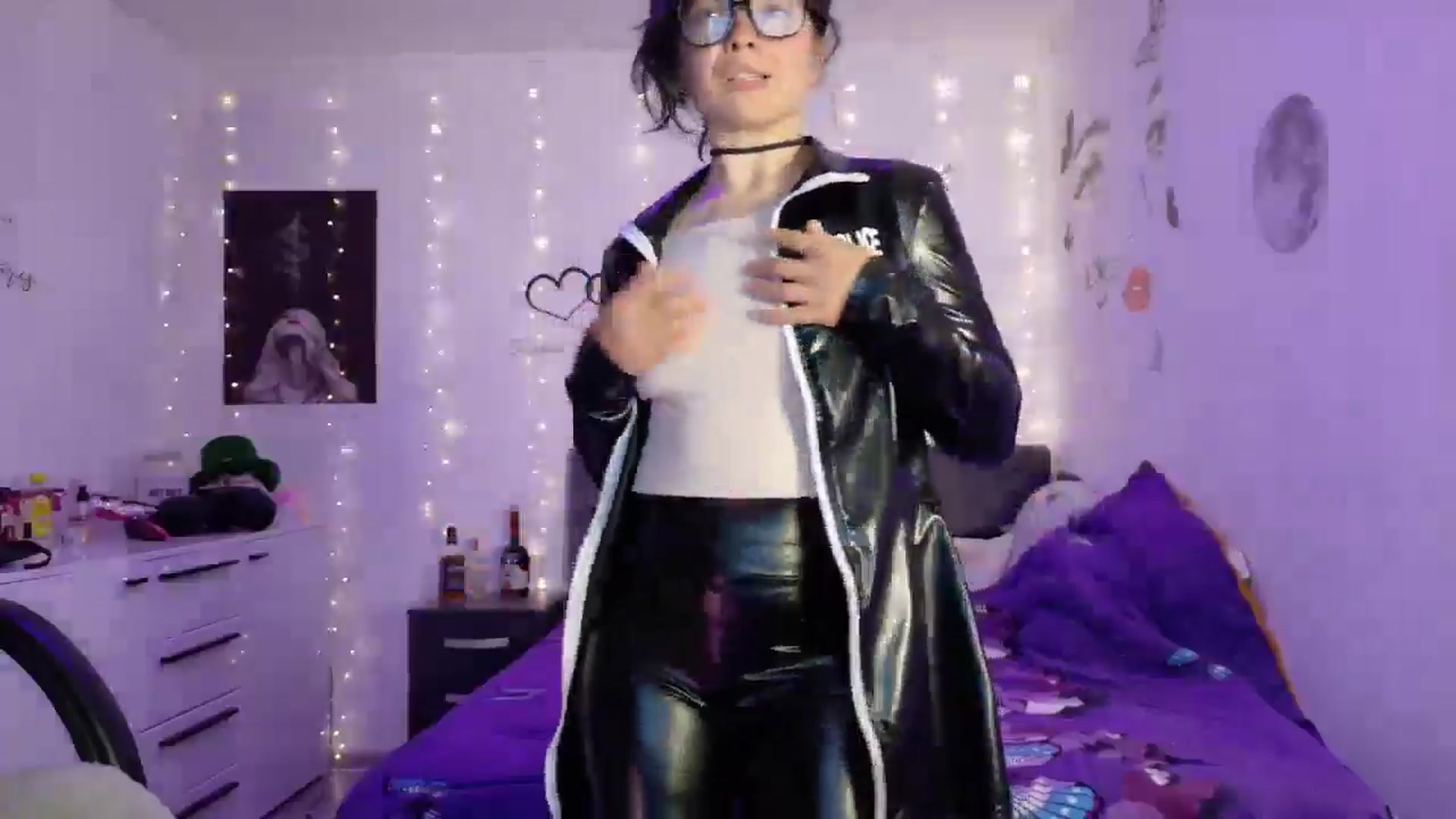 Gallery image thumbnail from YreneA's myfreecams stream on, 05/17/2025, 19:21 image 9 of 20