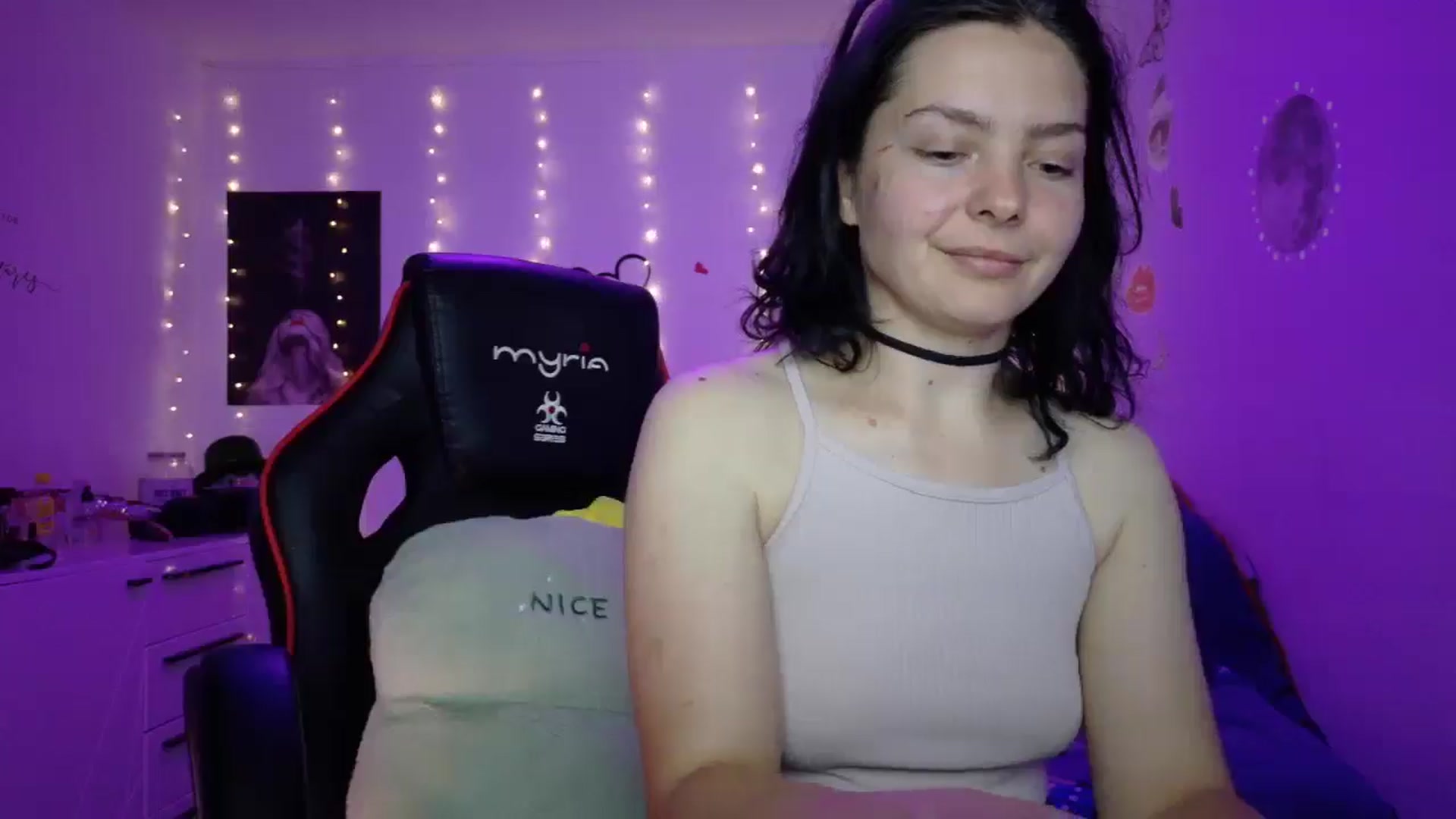 Gallery image thumbnail from YreneA's myfreecams stream on, 05/17/2025, 19:21 image 4 of 20