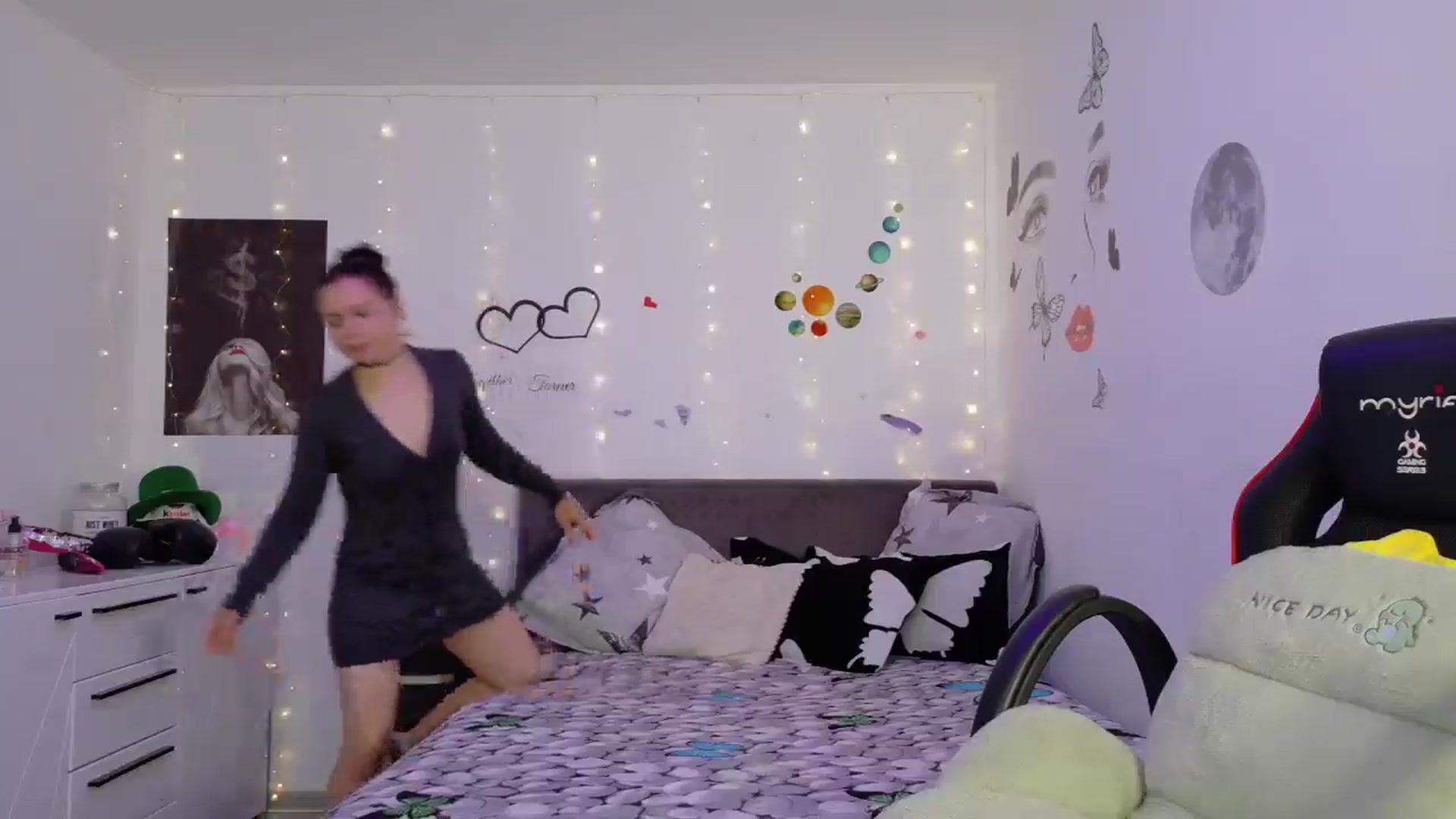 Gallery image thumbnail from YreneA's myfreecams stream on, 05/18/2025, 08:34 image 18 of 20